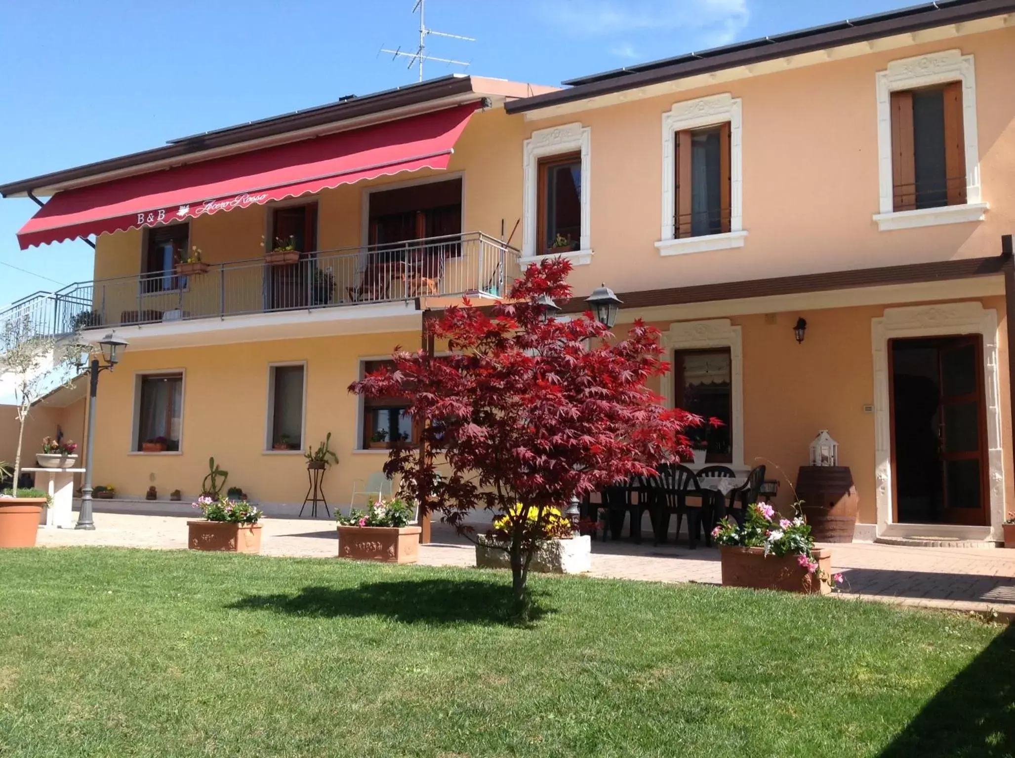 B&B Acero Rosso B&B Acero Rosso