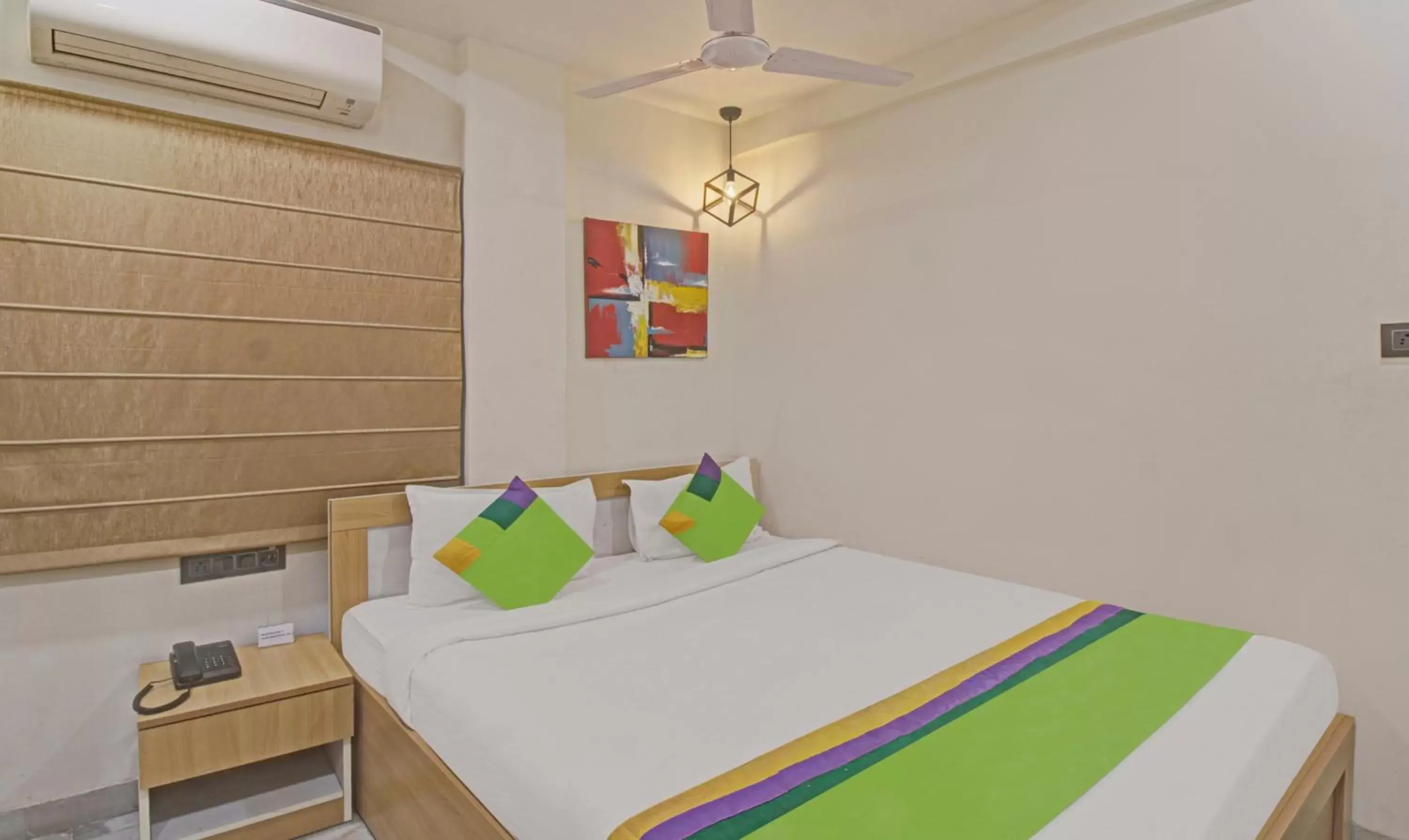 Double Room - single occupancy in Treebo The Boss Double Room - single occupancy in Treebo The Boss