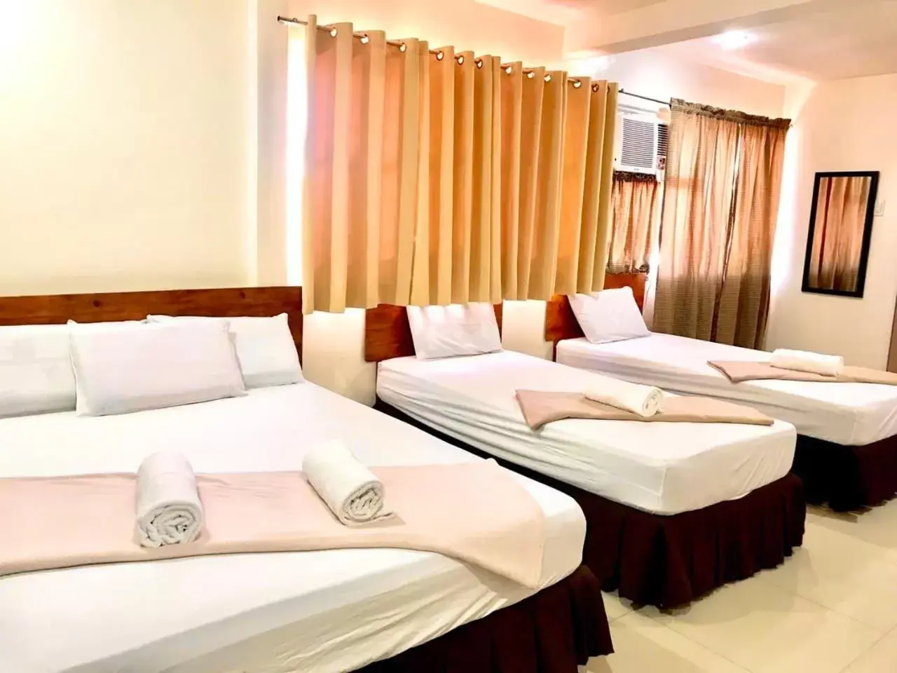 Deluxe Quadruple Room in CounTess Pension House Deluxe Quadruple Room in CounTess Pension House