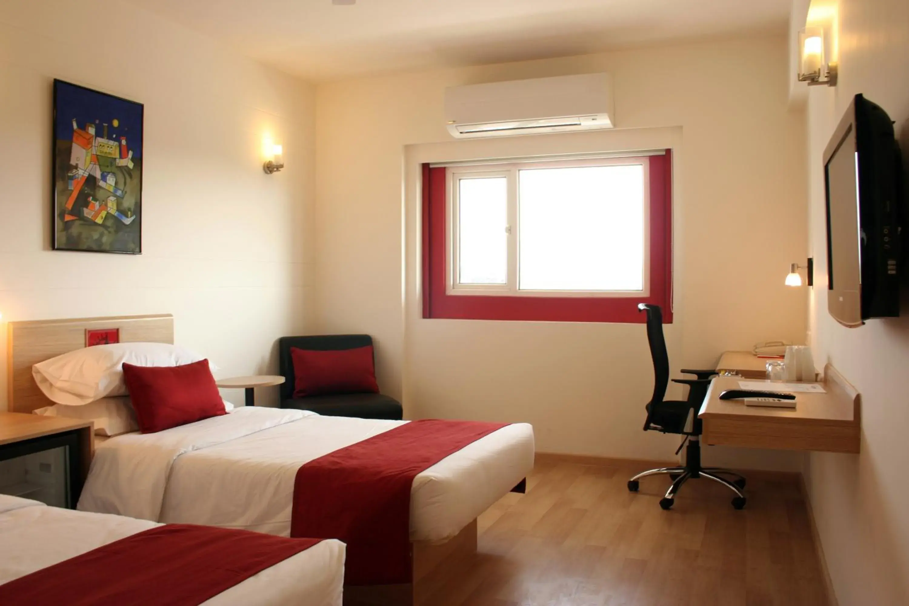 Business Double or Twin Room - single occupancy in Red Fox by Lemon Tree Hotels, Jaipur Business Double or Twin Room - single occupancy in Red Fox by Lemon Tree Hotels, Jaipur