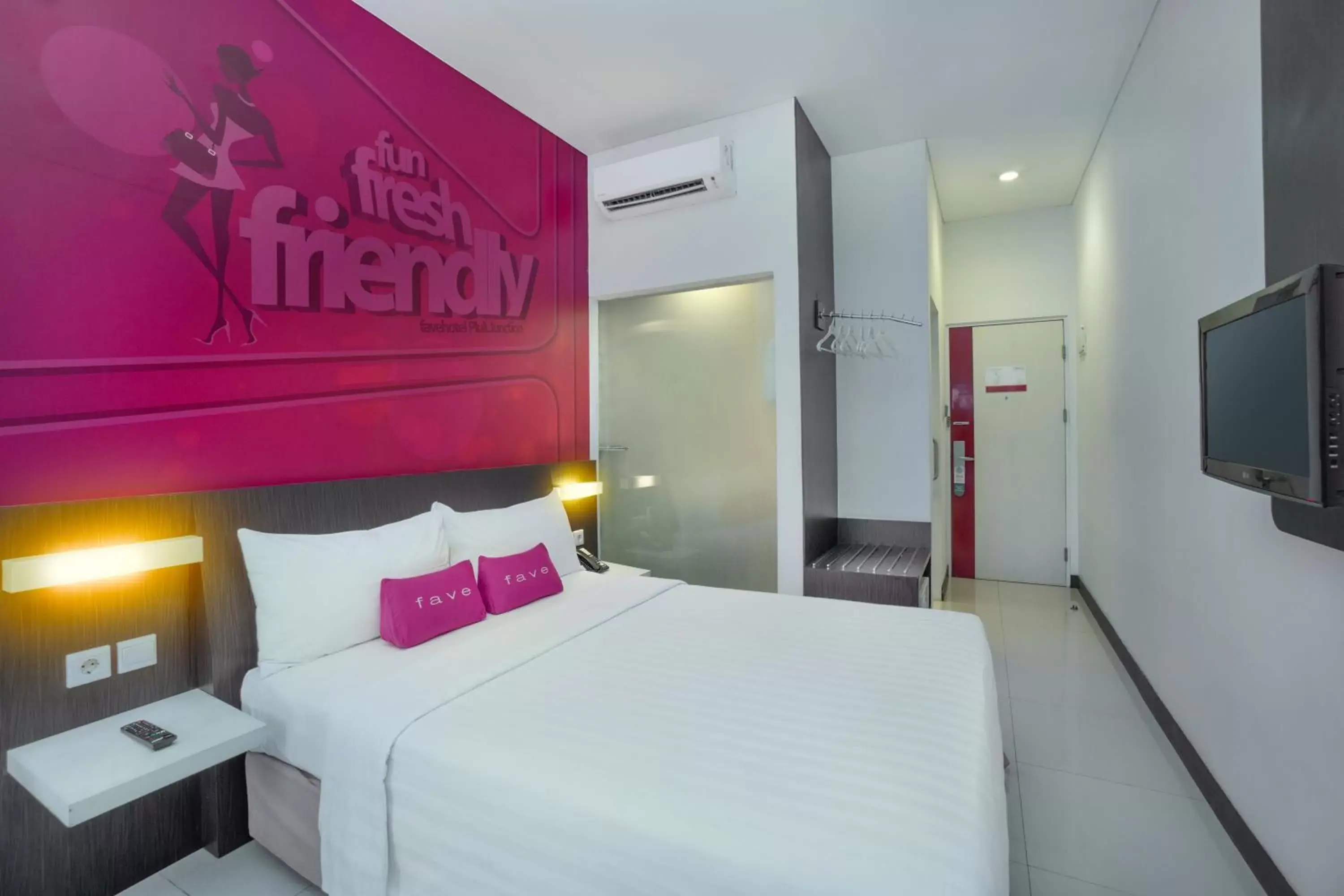 Standard Double or Twin Room in favehotel Pluit Junction Standard Double or Twin Room in favehotel Pluit Junction
