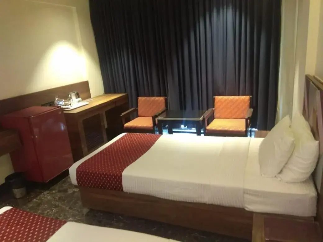 Deluxe Double or Twin Room - single occupancy in Quality Inn Regency, Nashik Deluxe Double or Twin Room - single occupancy in Quality Inn Regency, Nashik