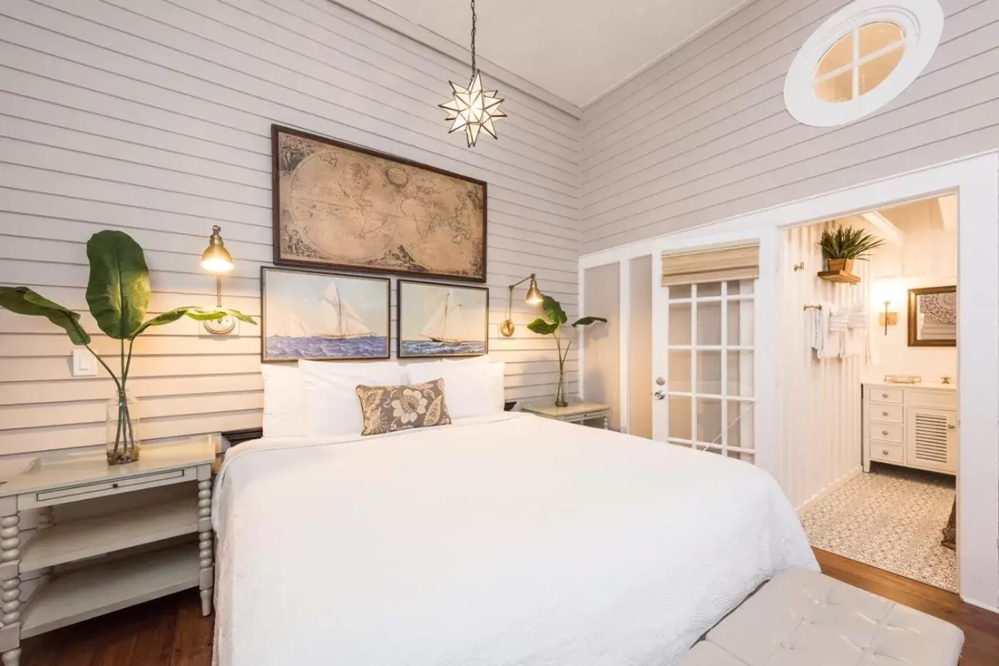 Limetree Room in Old Town Manor Limetree Room in Old Town Manor