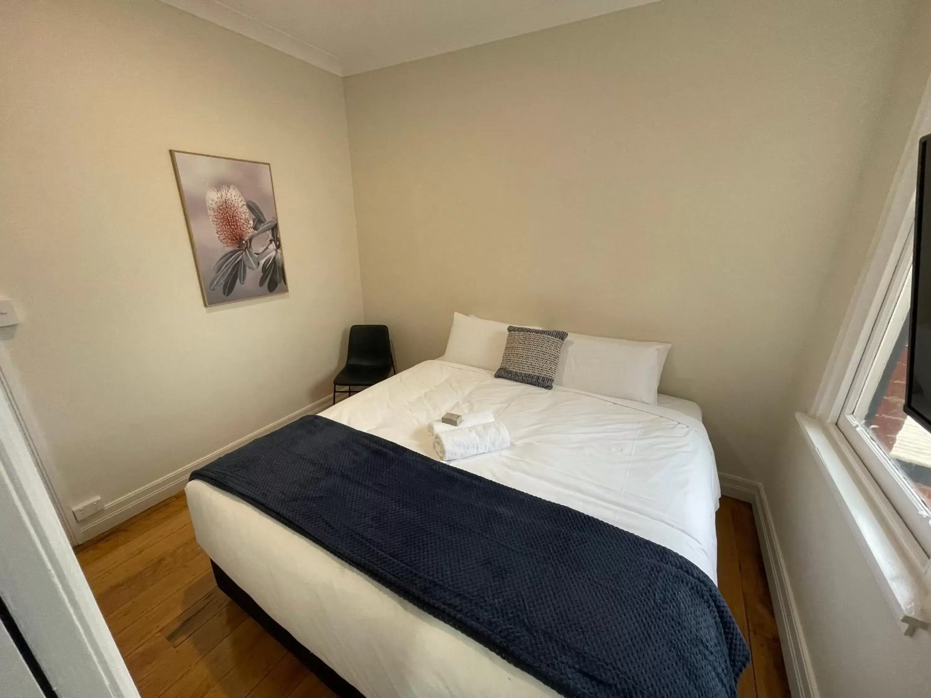 Deluxe Double Room with Bath in Tattersall Hotel Casino Deluxe Double Room with Bath in Tattersall Hotel Casino