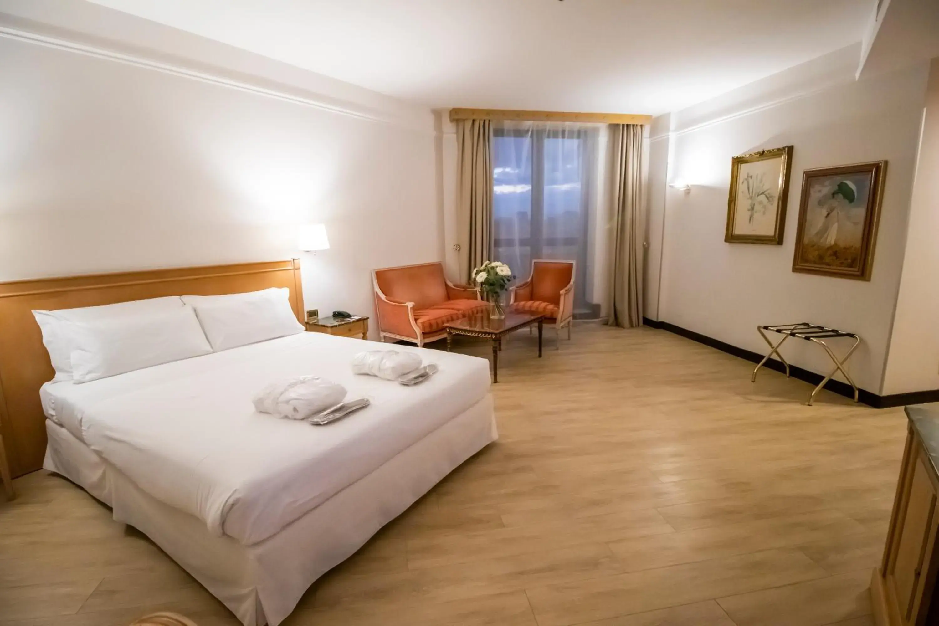 Junior Suite in SHG Hotel De La Ville Junior Suite in SHG Hotel De La Ville