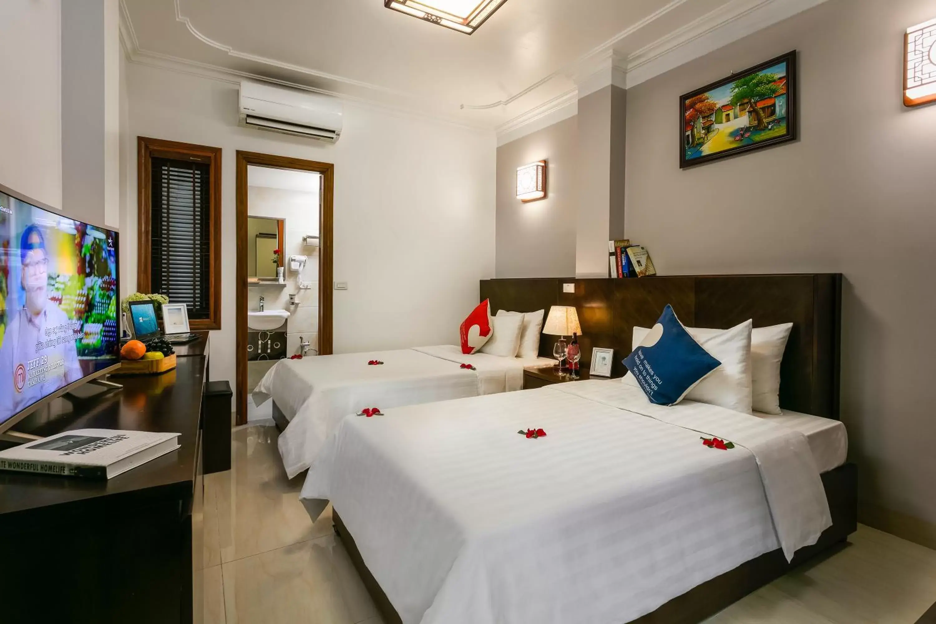 Superior Twin Room in Hanoi Stella Hotel Superior Twin Room in Hanoi Stella Hotel