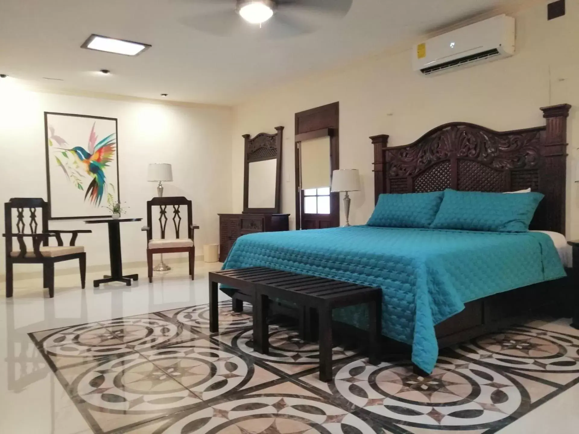 Bed, Seating Area in Casa San Roque Valladolid Bed, Seating Area in Casa San Roque Valladolid