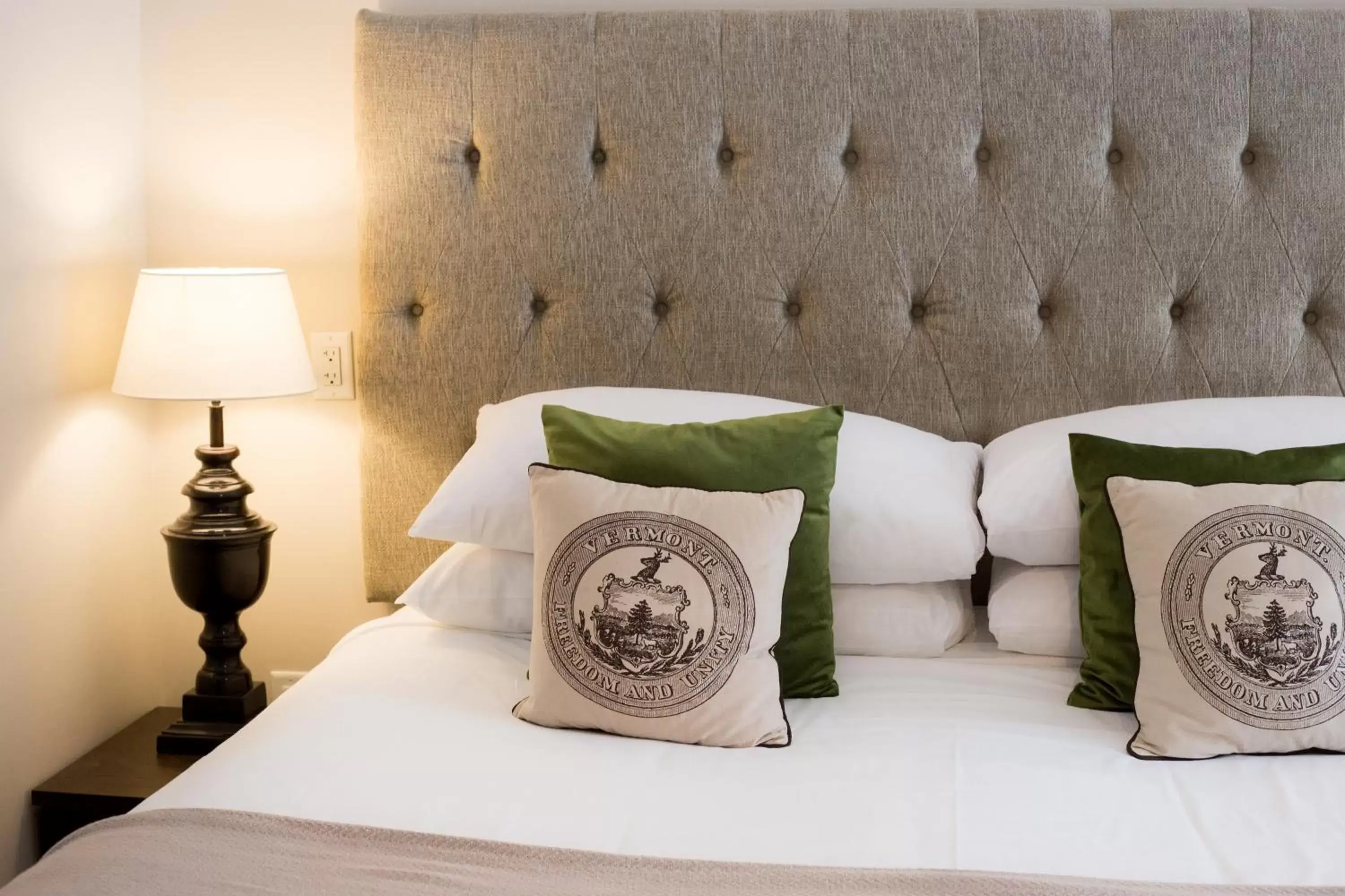 Pond Ridge King Room in 506 On the River Inn Woodstock Pond Ridge King Room in 506 On the River Inn Woodstock