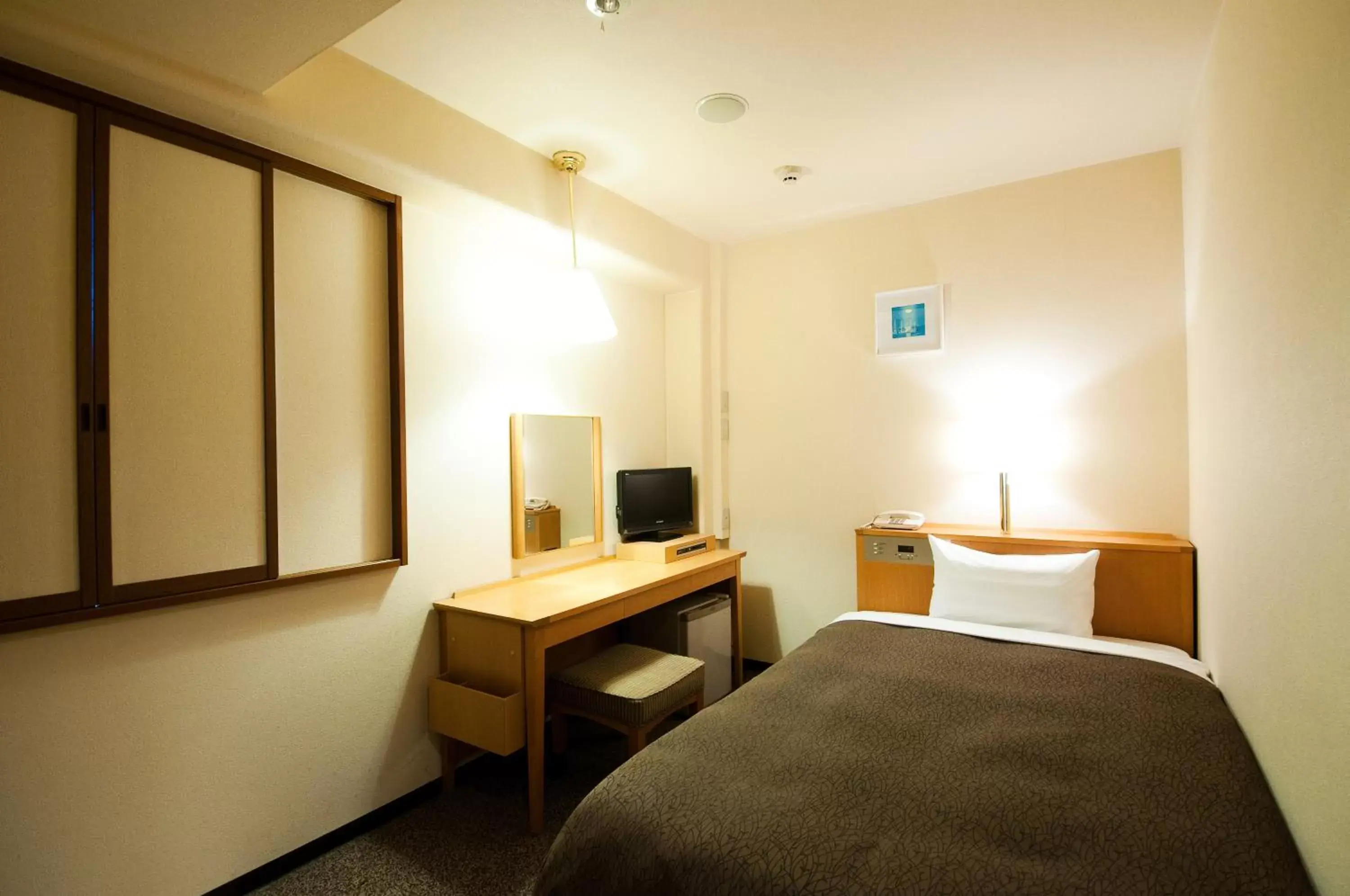 Single Room - single occupancy - Non-Smoking in Smile Hotel Shizuoka Single Room - single occupancy - Non-Smoking in Smile Hotel Shizuoka