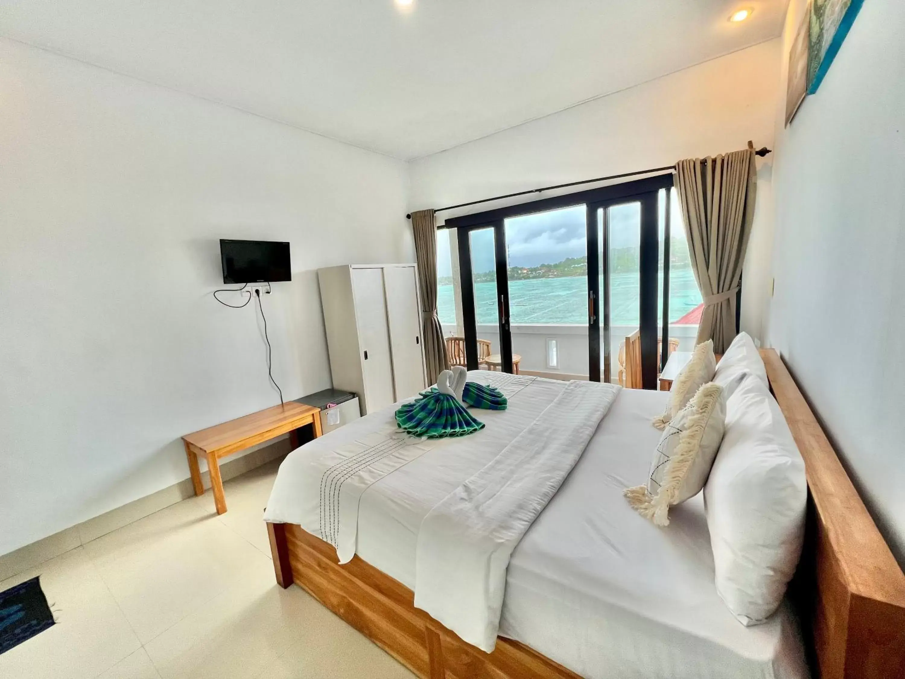 Superior Double Room with Sea View in Aurora Beach View Superior Double Room with Sea View in Aurora Beach View