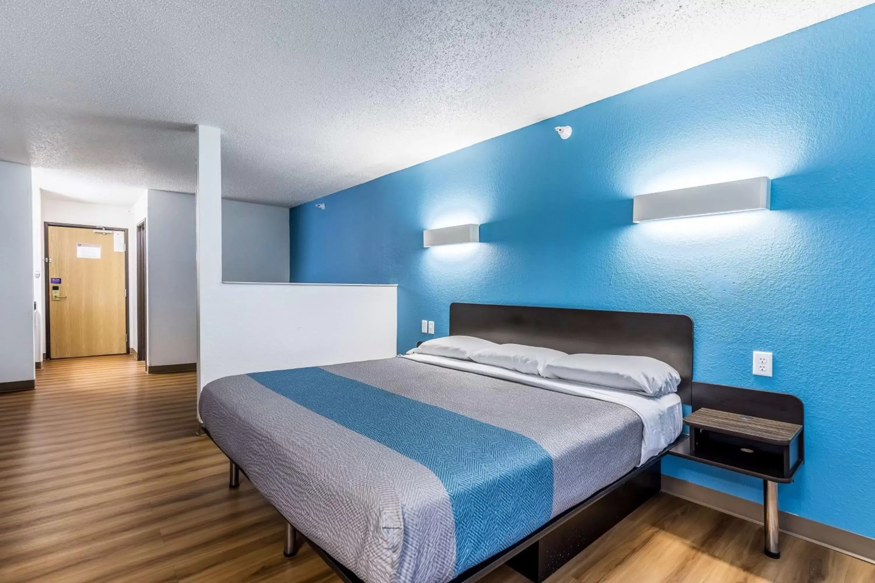 King Room - Disability Access - Non-Smoking in Motel 6-Indianapolis, IN - Southport King Room - Disability Access - Non-Smoking in Motel 6-Indianapolis, IN - Southport