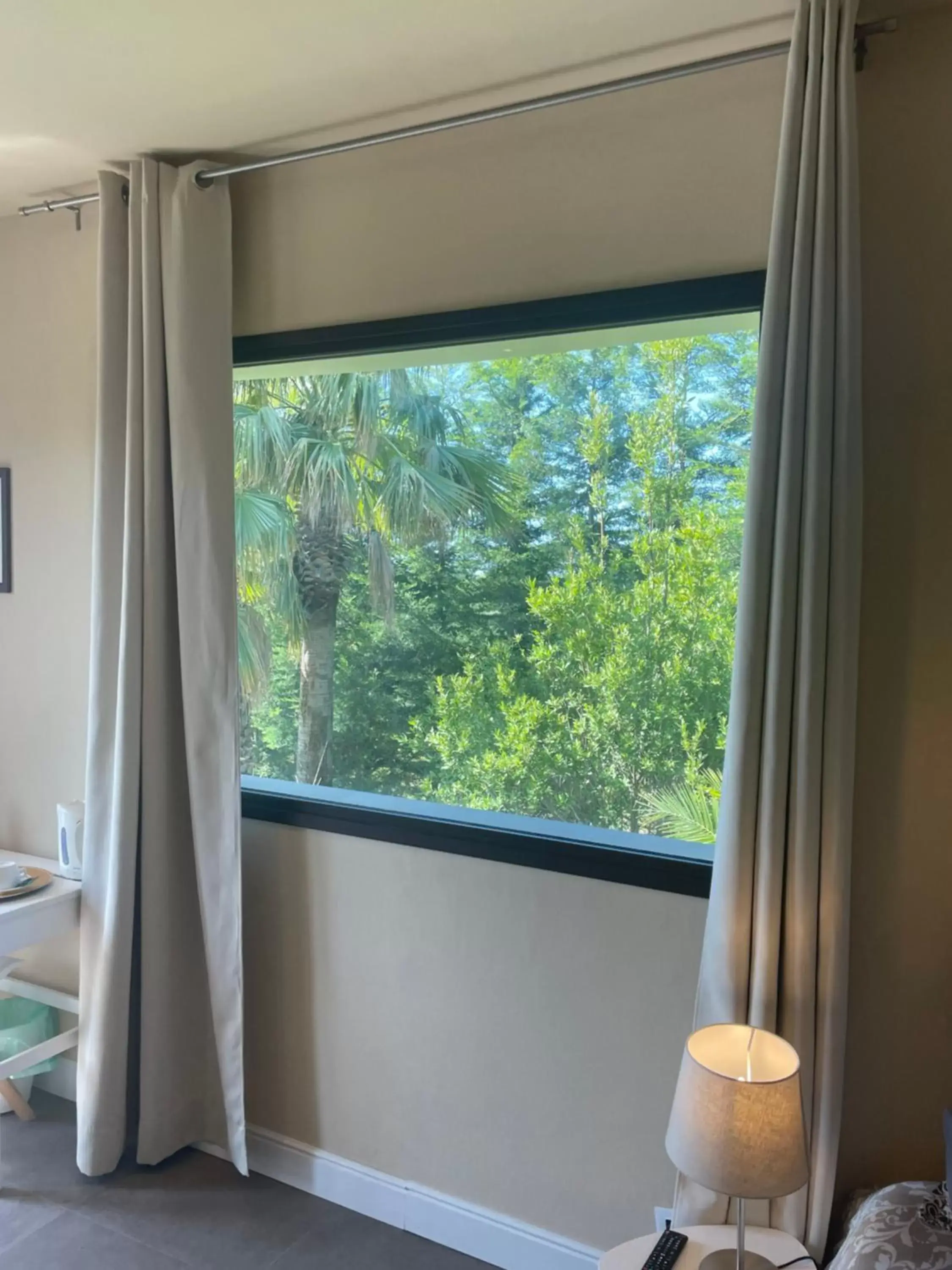 Quadruple Room with Sea View in Etna Petit Relais Quadruple Room with Sea View in Etna Petit Relais