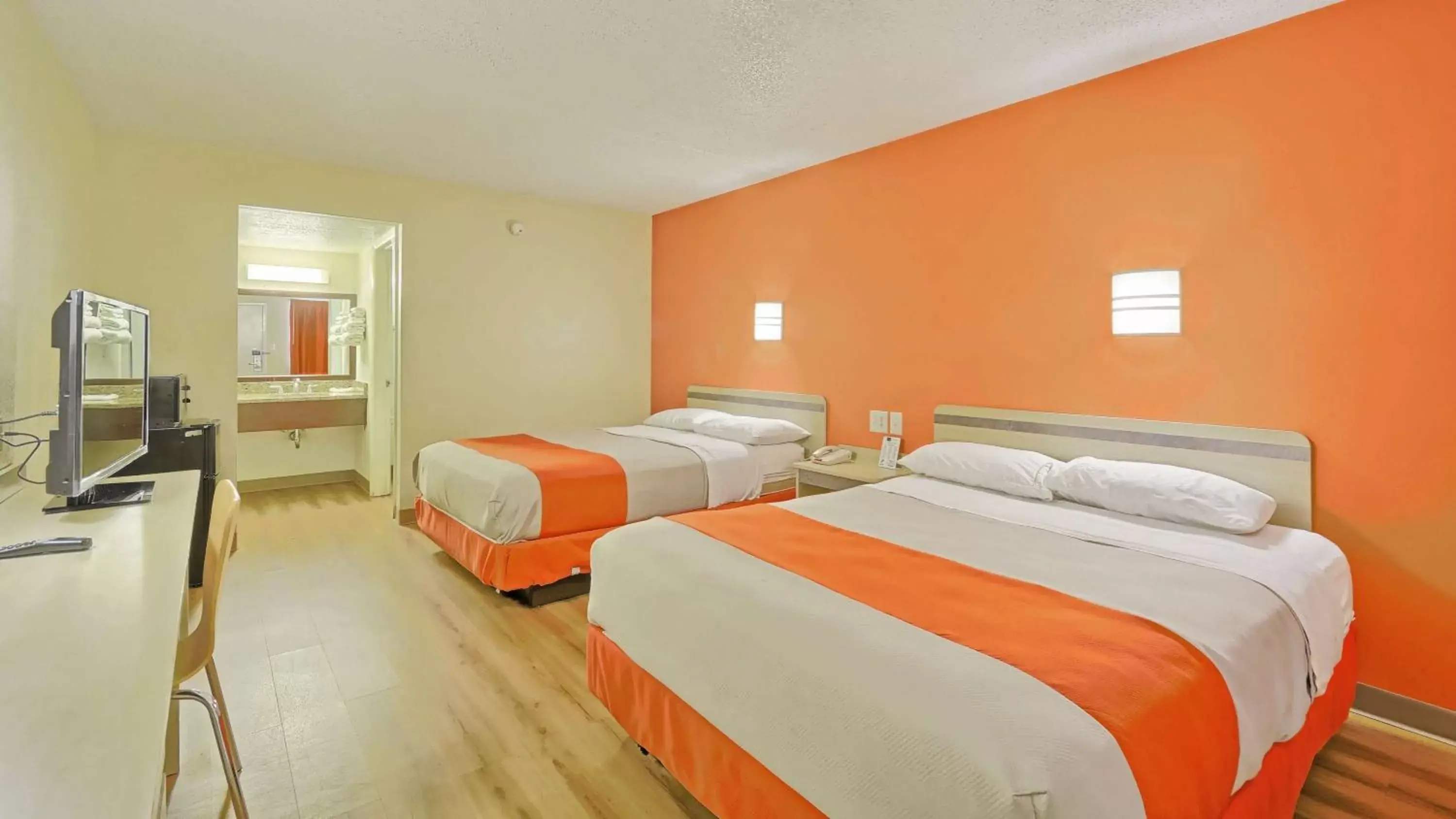 Quadruple Room - Disability Access - Non-Smoking in Motel 6-Maple Shade Township, NJ - Philadelphia - Mt Laurel Quadruple Room - Disability Access - Non-Smoking in Motel 6-Maple Shade Township, NJ - Philadelphia - Mt Laurel