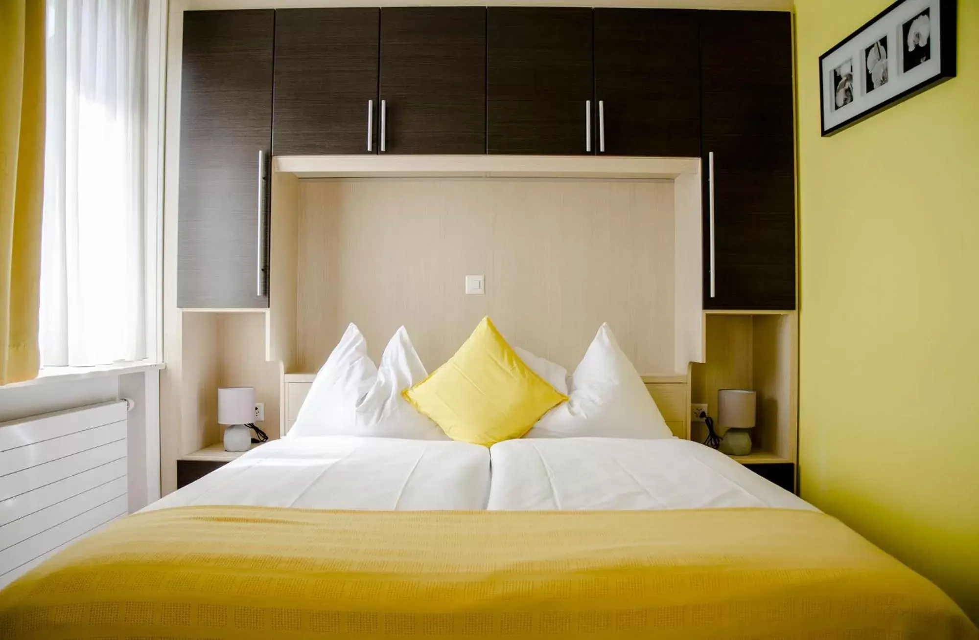 Double Room in Hotel du Faucon Double Room in Hotel du Faucon