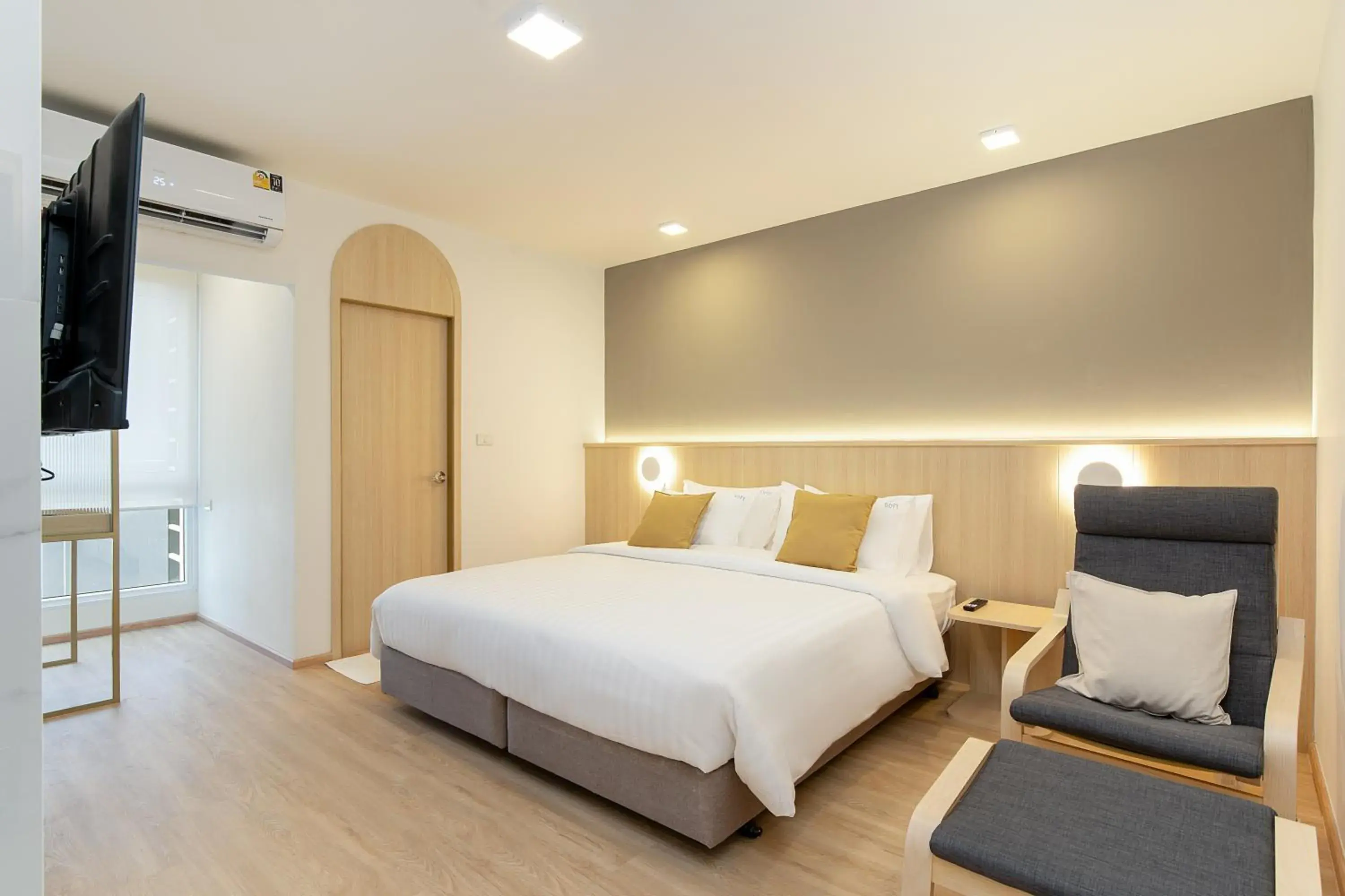 Deluxe Premier Room with balcony in Diya Hotel Bangkok Deluxe Premier Room with balcony in Diya Hotel Bangkok