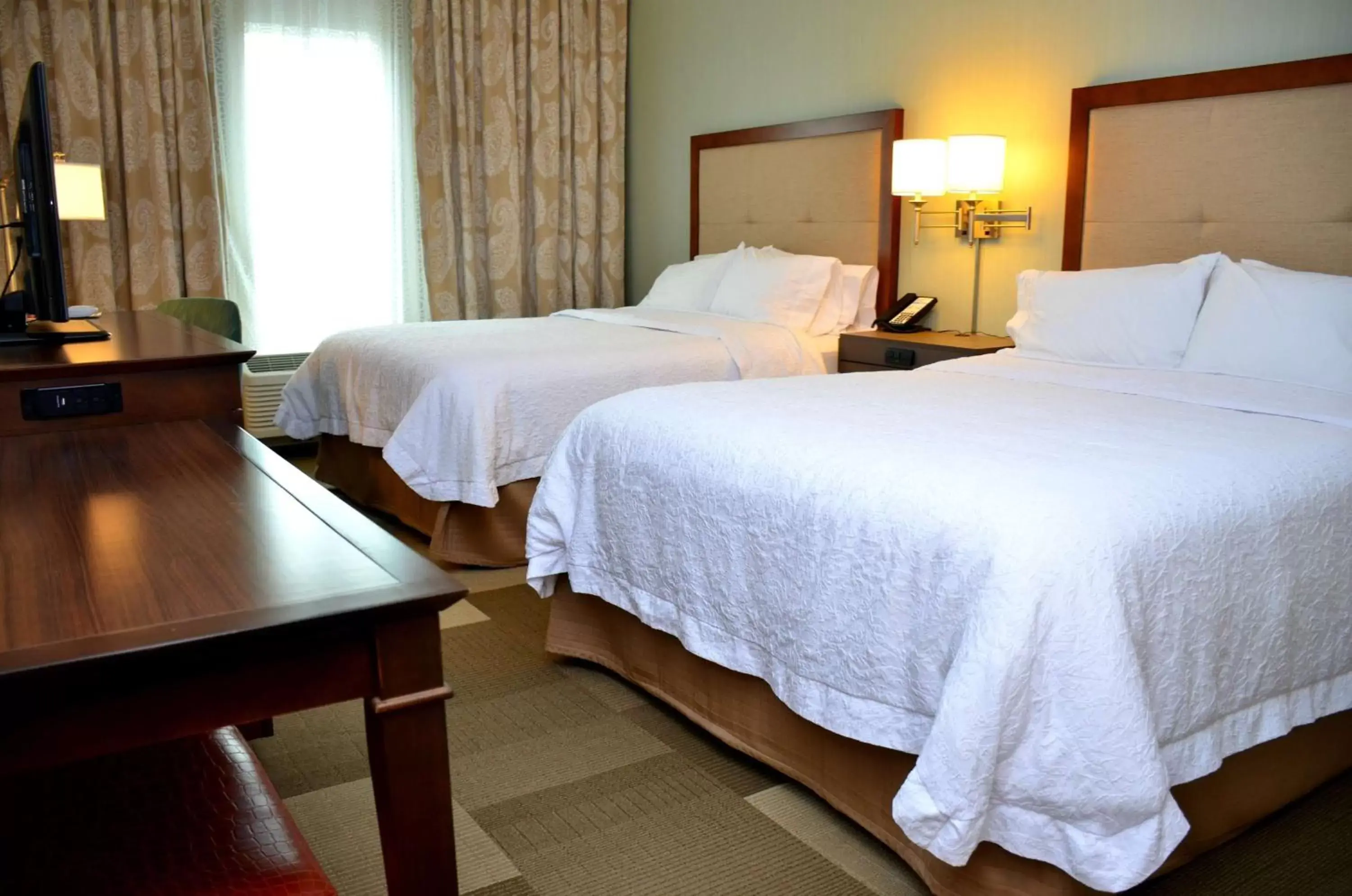 Queen Room with Two Queen Beds - Non-Smoking in Hampton Inn & Suites - DeLand Queen Room with Two Queen Beds - Non-Smoking in Hampton Inn & Suites - DeLand