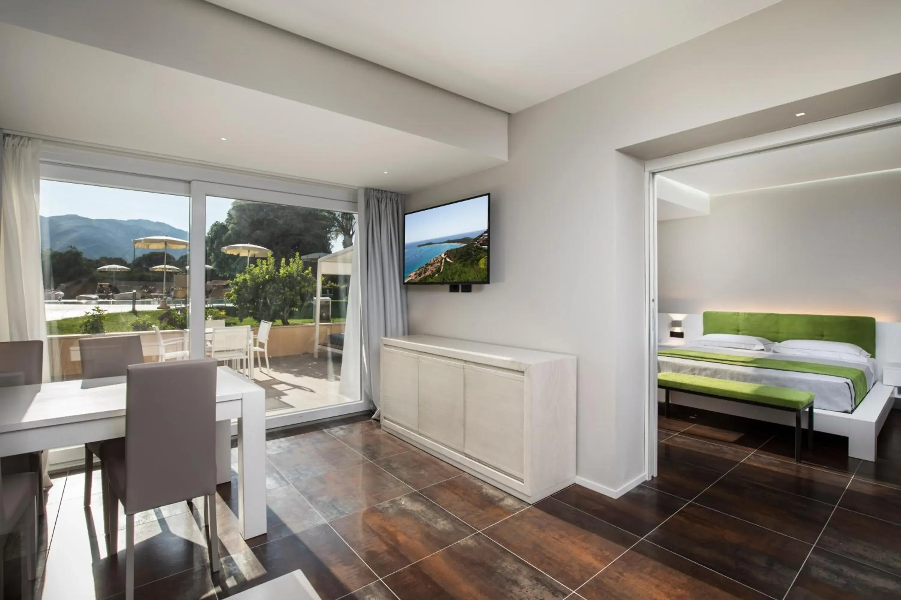 Suite with Pool View in Hotel San Teodoro Suite with Pool View in Hotel San Teodoro