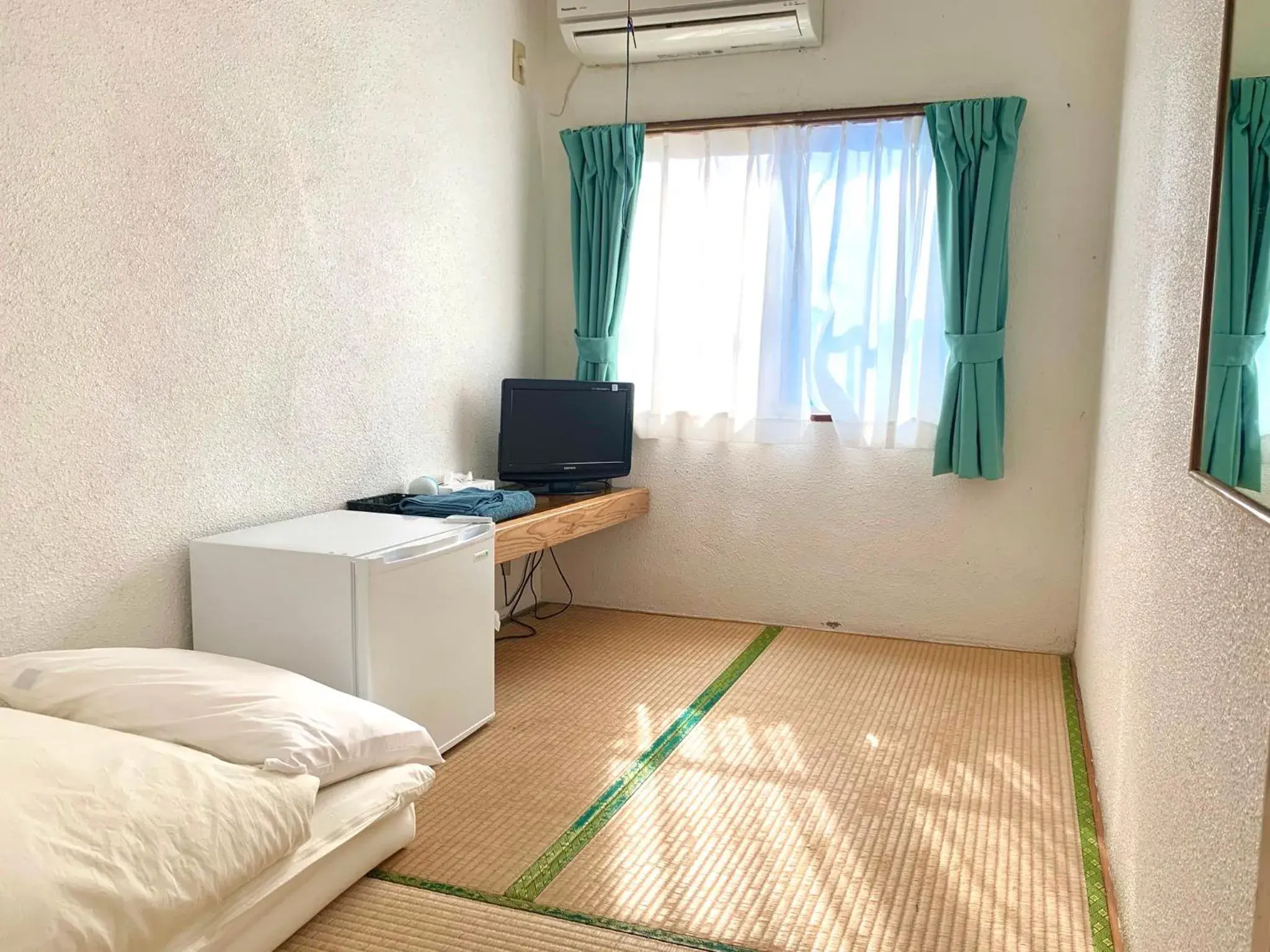 Single Room with Shared Shower and Toilet - single occupancy in Pension Sea Friend Single Room with Shared Shower and Toilet - single occupancy in Pension Sea Friend