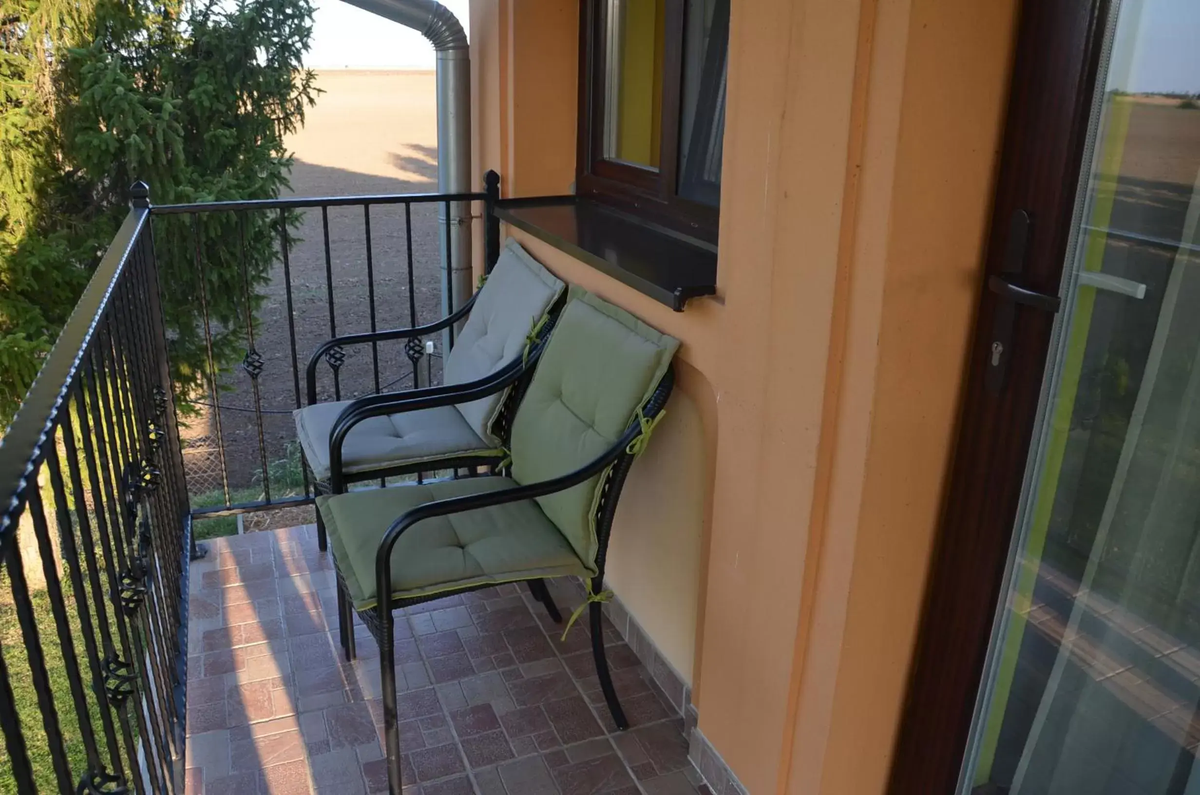 King Room with Balcony - single occupancy in Garden Vendégház Makó King Room with Balcony - single occupancy in Garden Vendégház Makó