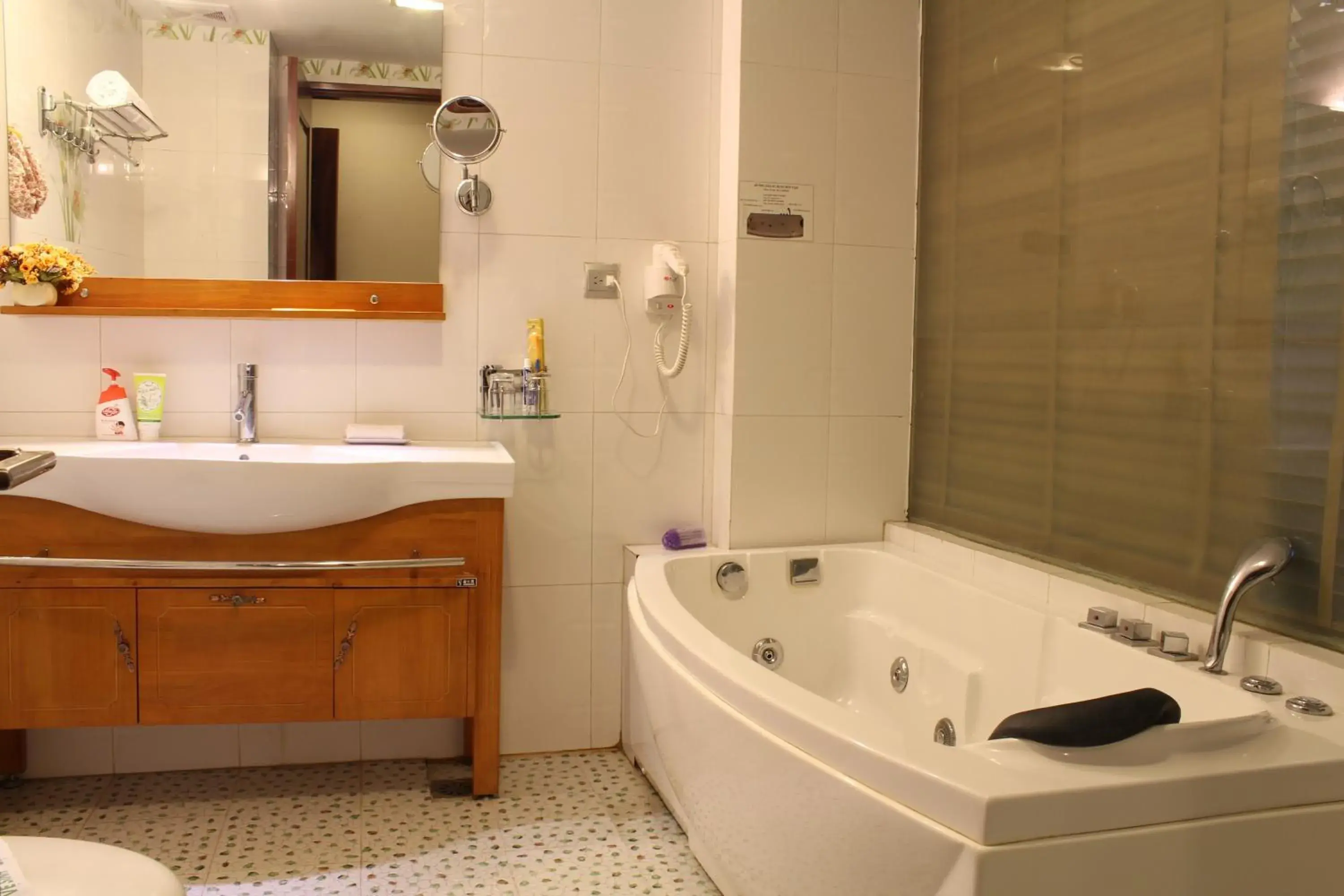 Deluxe Twin Room in A25 Hotel - 45 Phan Chu Trinh Deluxe Twin Room in A25 Hotel - 45 Phan Chu Trinh