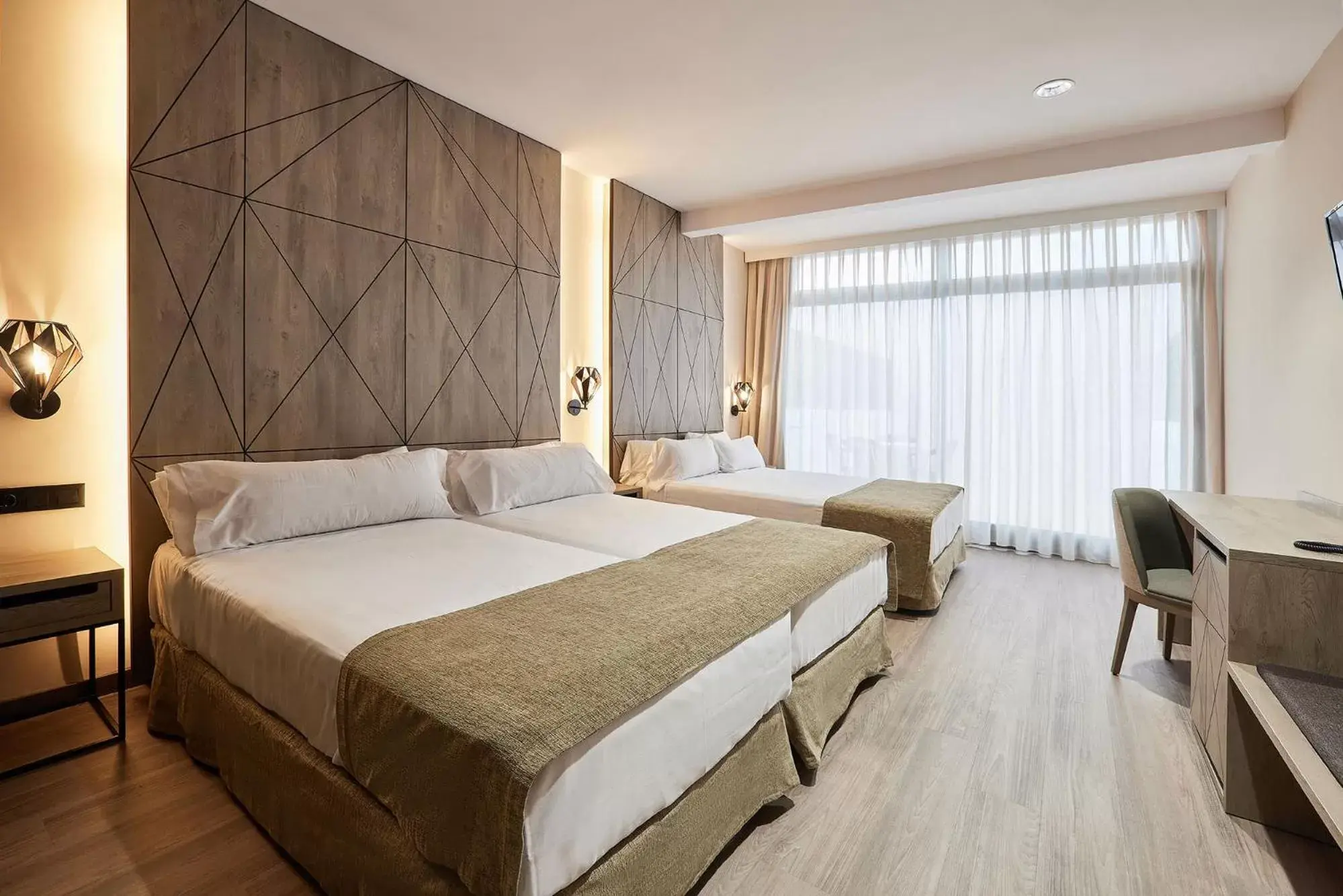 Superior Quadruple Room in Hotel Bristol 4 Sup Superior Quadruple Room in Hotel Bristol 4 Sup