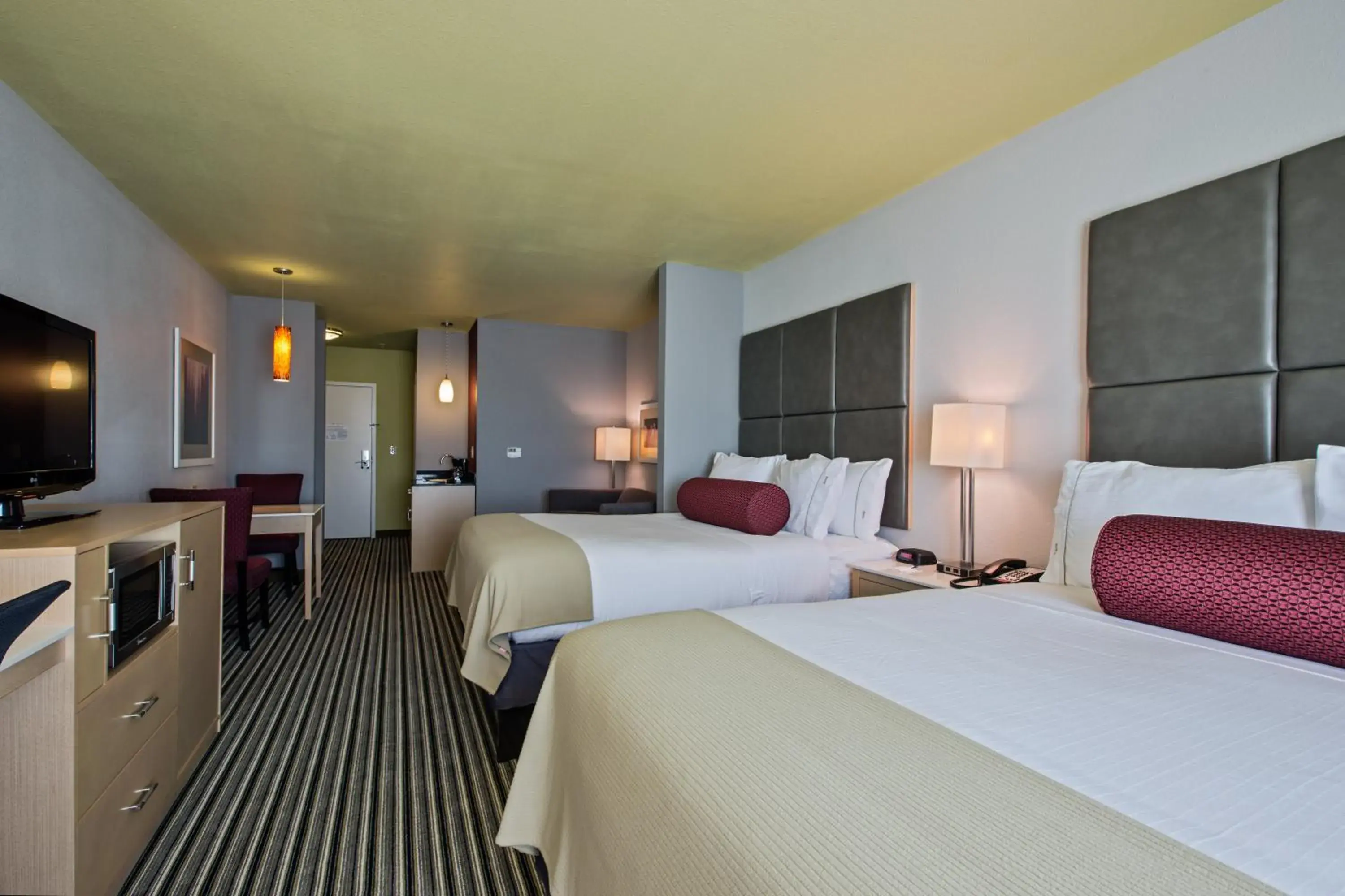 Suite with Two Queen Beds in Holiday Inn Express & Suites Carlisle - Harrisburg Area by IHG Suite with Two Queen Beds in Holiday Inn Express & Suites Carlisle - Harrisburg Area by IHG
