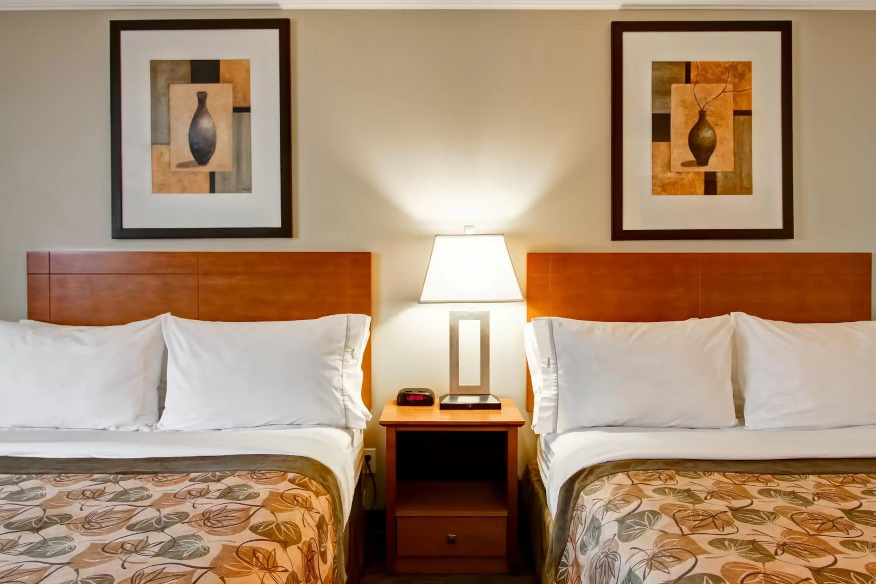 Queen Room with Two Queen Beds in Canalta Jurassic - Drumheller Queen Room with Two Queen Beds in Canalta Jurassic - Drumheller