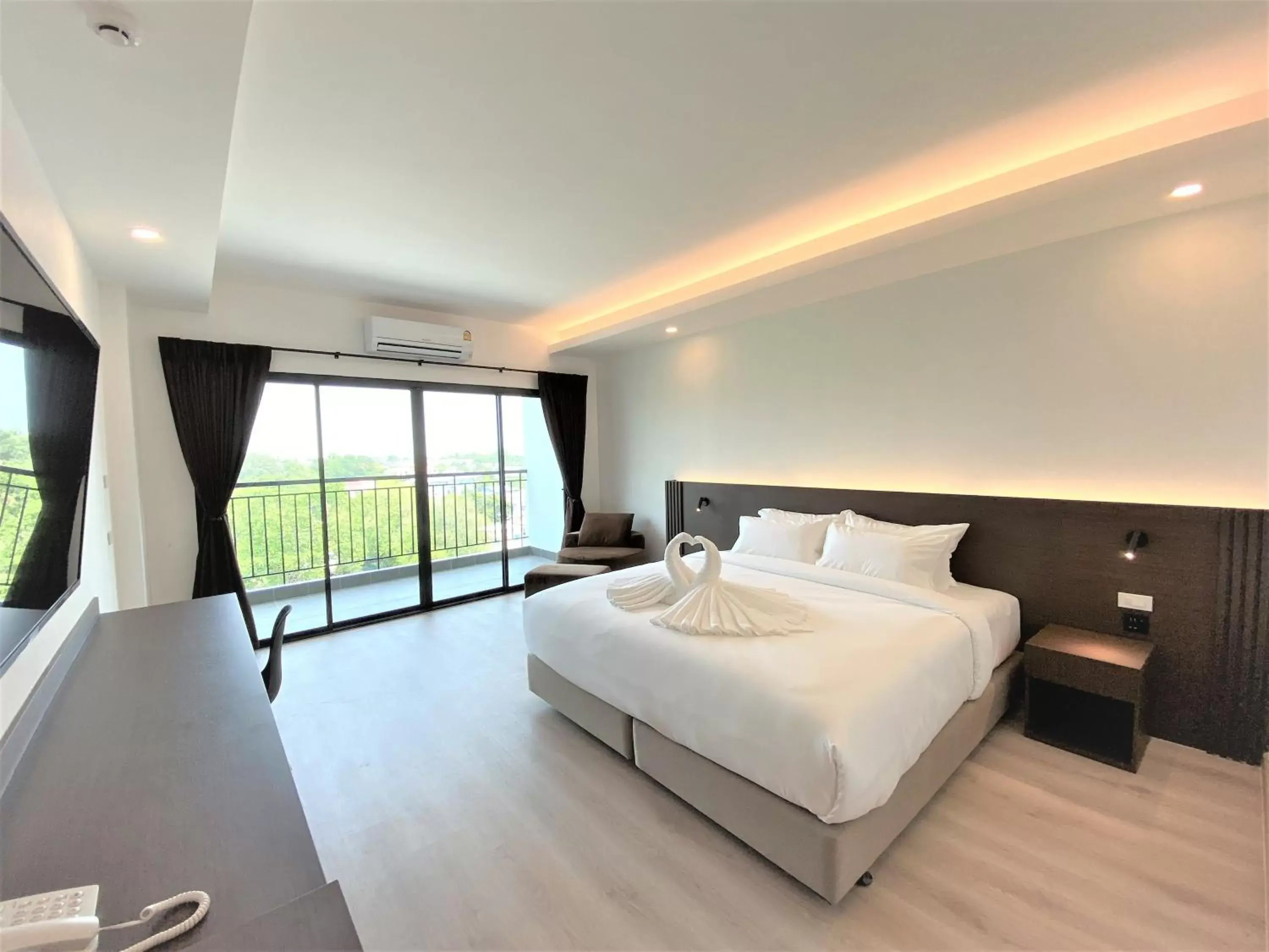 Deluxe King Room - single occupancy in GEEN Hotel Chonburi Deluxe King Room - single occupancy in GEEN Hotel Chonburi