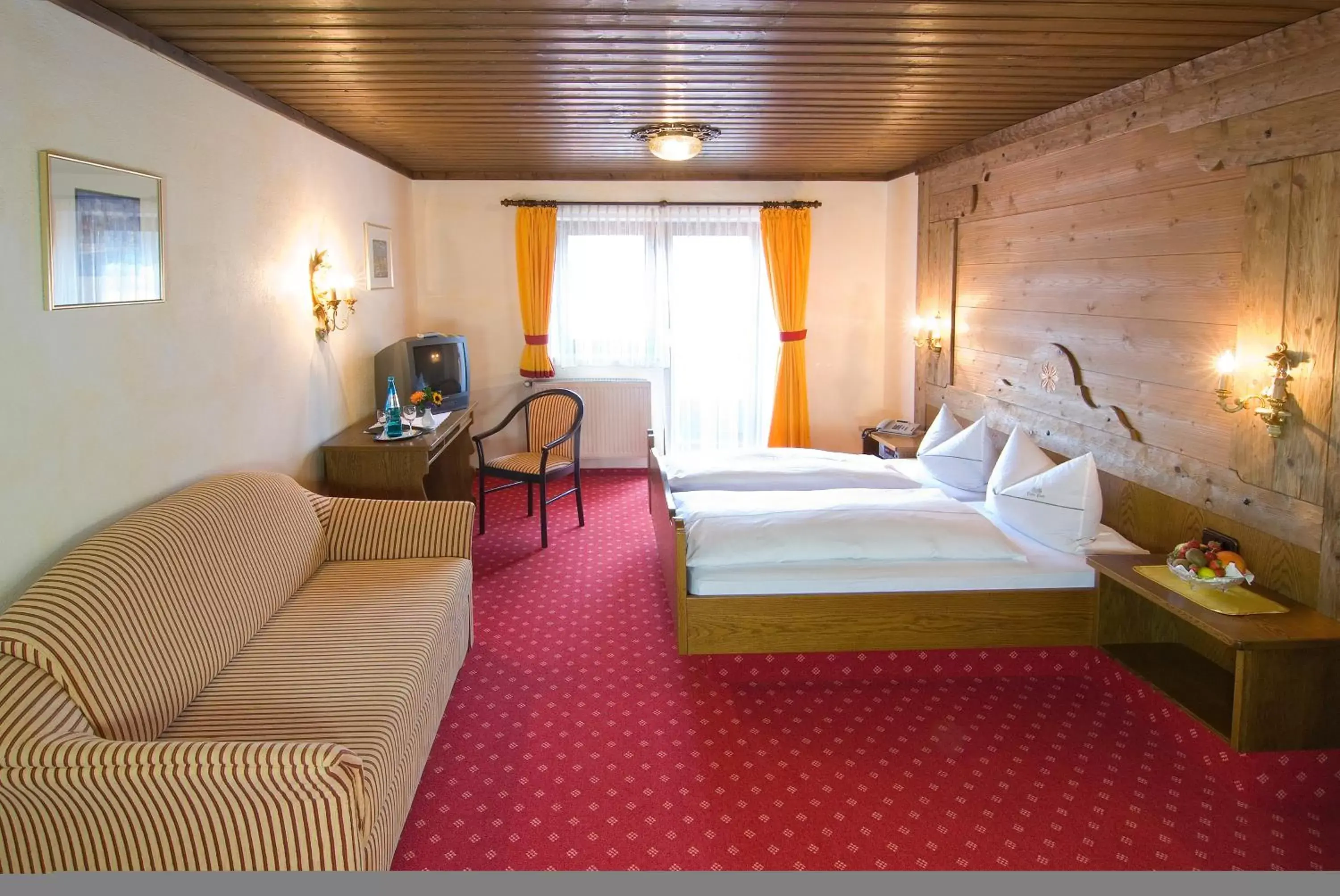 Comfort Double Room in Landgasthof Zur Post Comfort Double Room in Landgasthof Zur Post