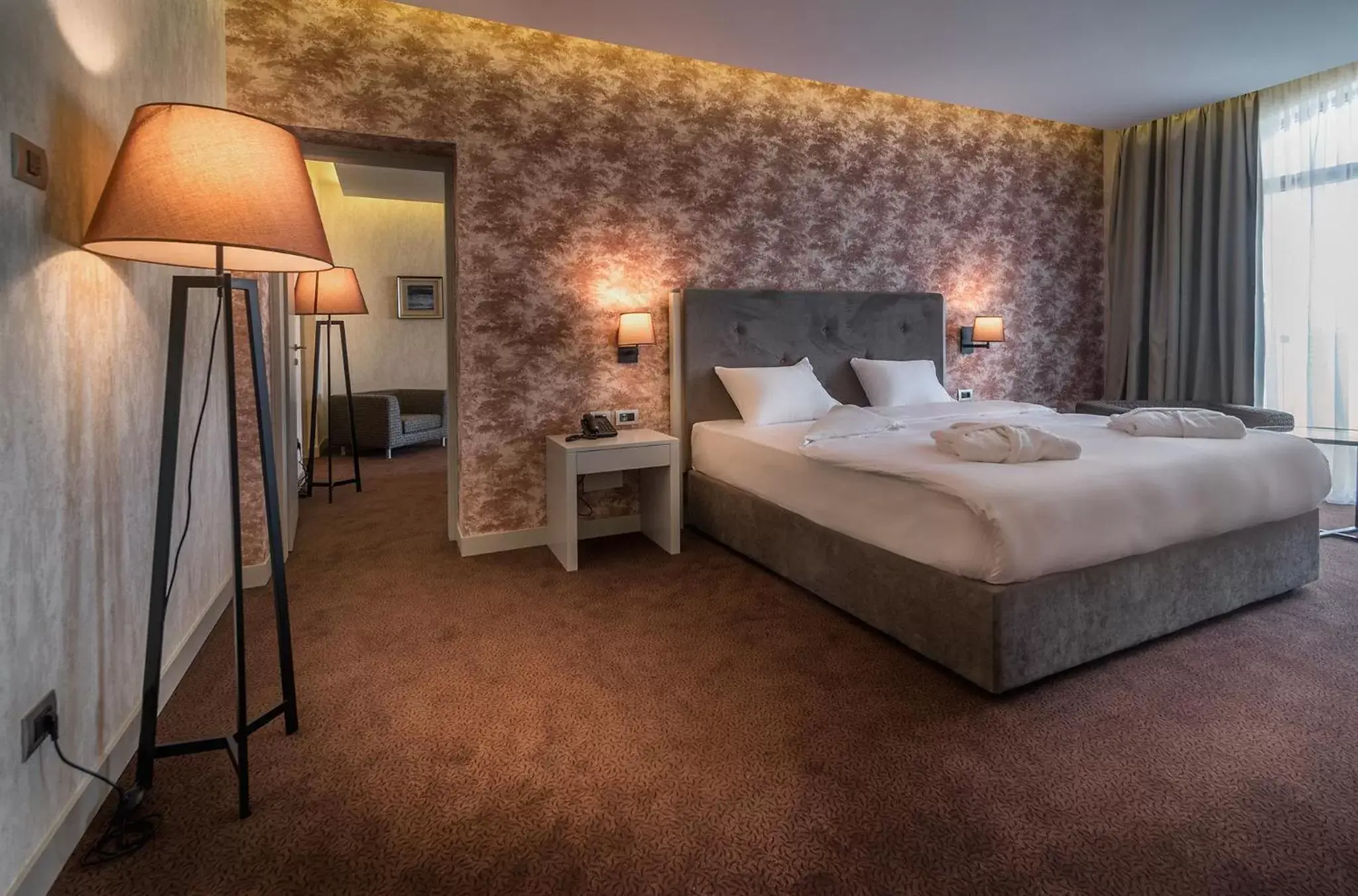 Suite with City View in The Grand Gloria Hotel Suite with City View in The Grand Gloria Hotel