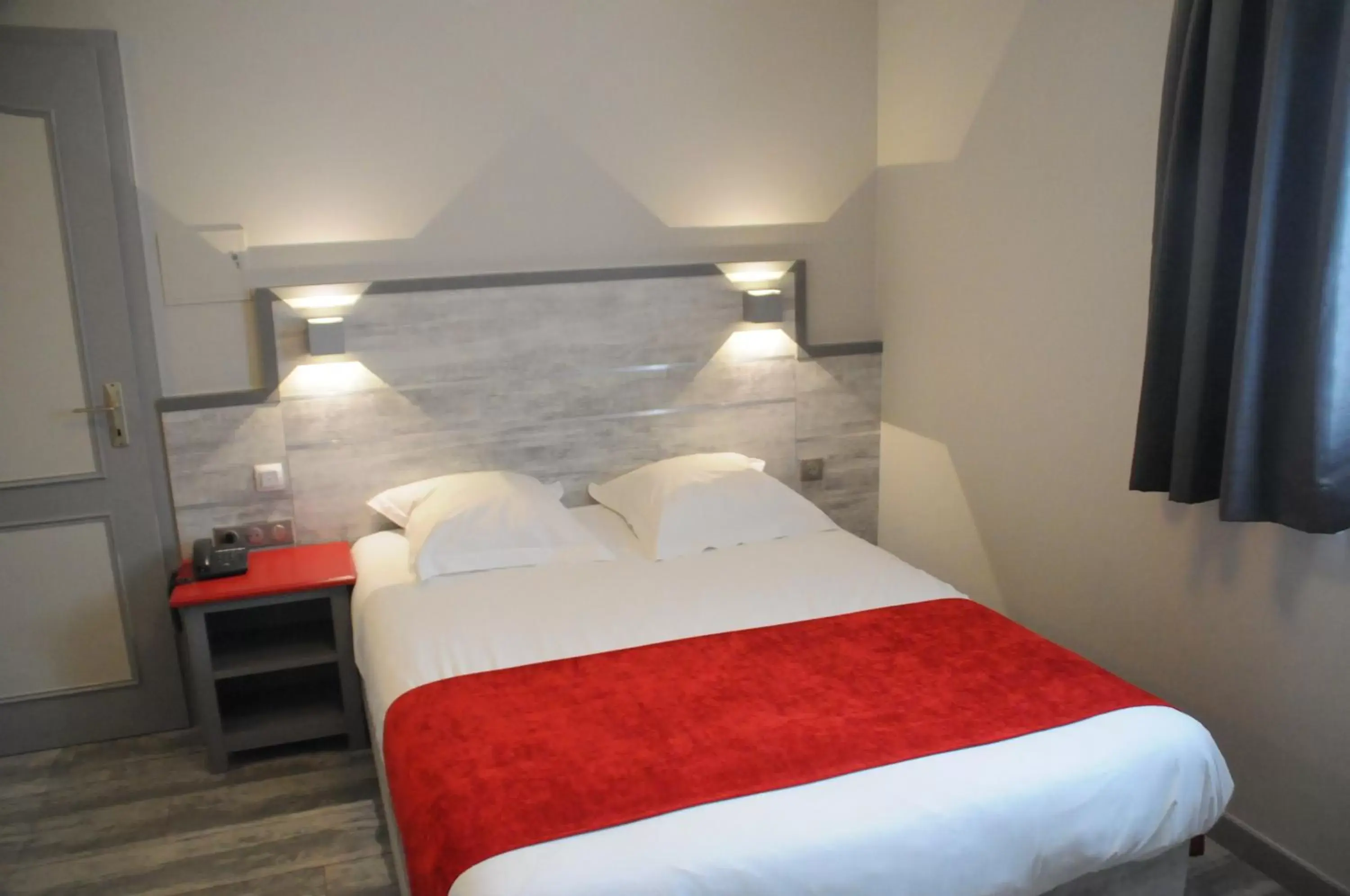 Superior Suite in Hotel Restaurant Au Parc des Cigognes Superior Suite in Hotel Restaurant Au Parc des Cigognes