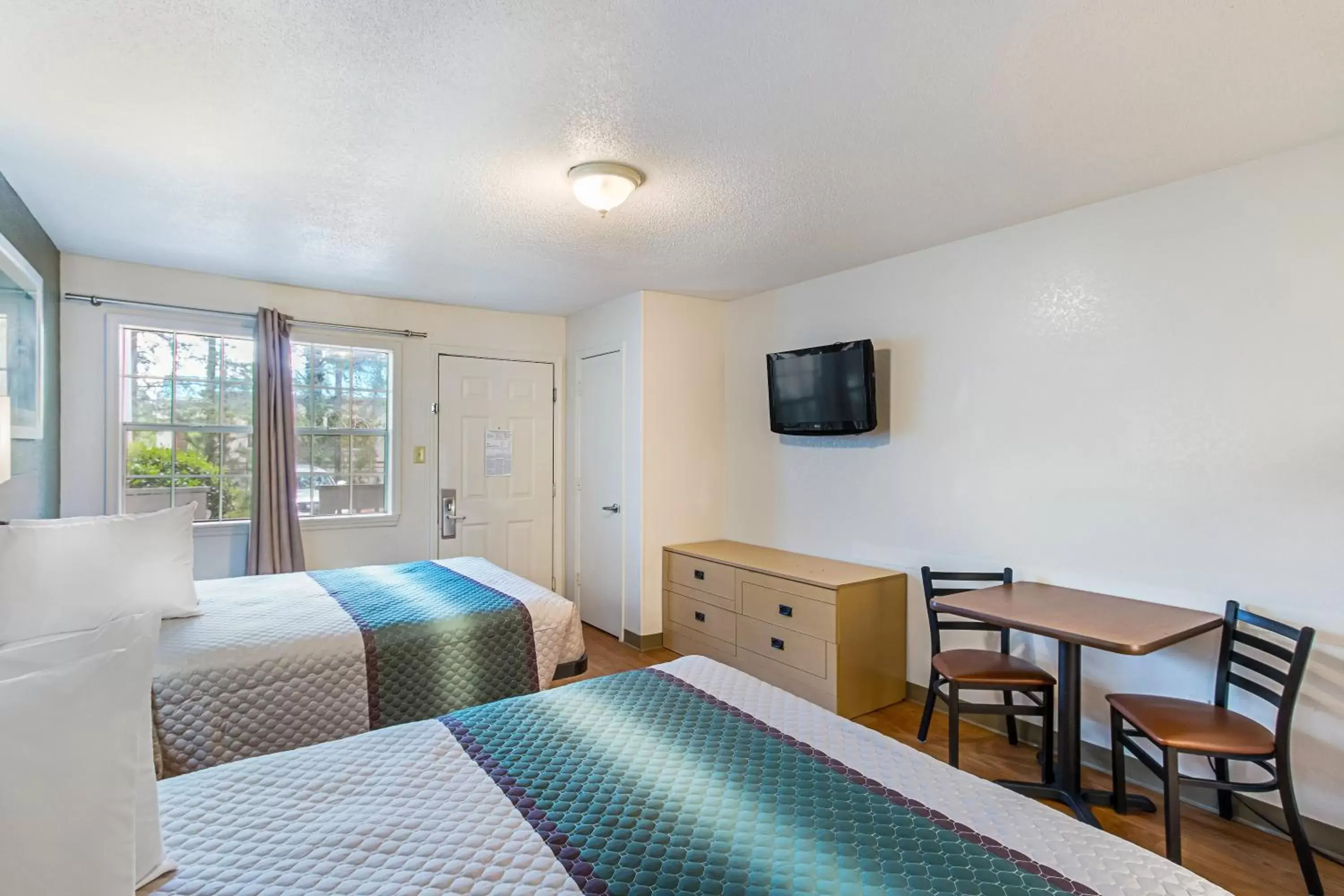 Studio Room with Two Double Beds Non-Smoking in HomeTowne Studios by Red Roof Atlanta – Lawrenceville Studio Room with Two Double Beds Non-Smoking in HomeTowne Studios by Red Roof Atlanta – Lawrenceville