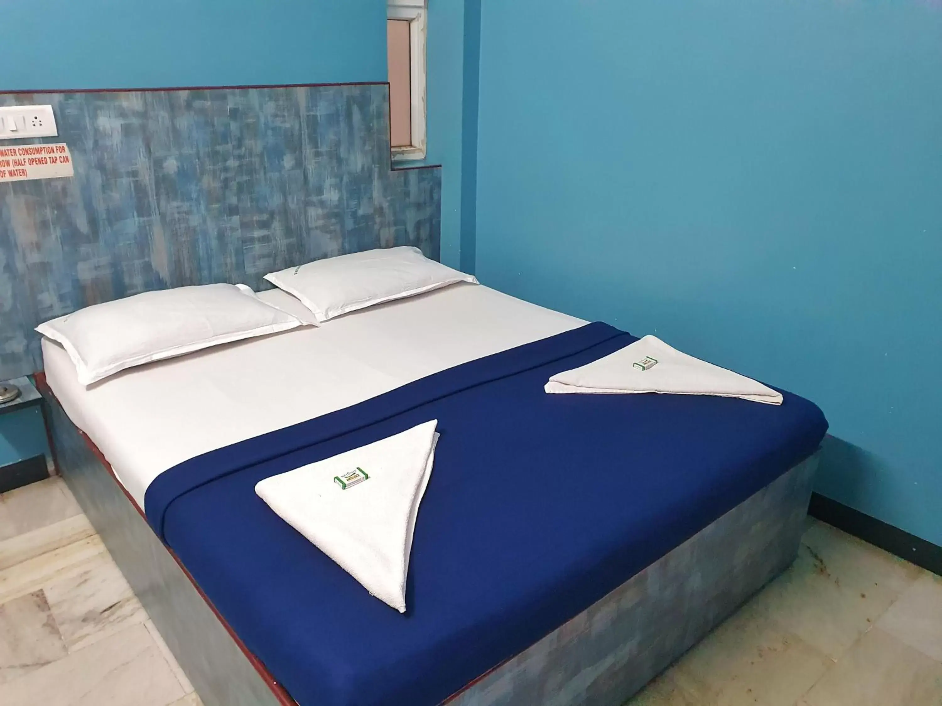 Standard Double Room - single occupancy in SM MANSION near Harbour & High court Standard Double Room - single occupancy in SM MANSION near Harbour & High court