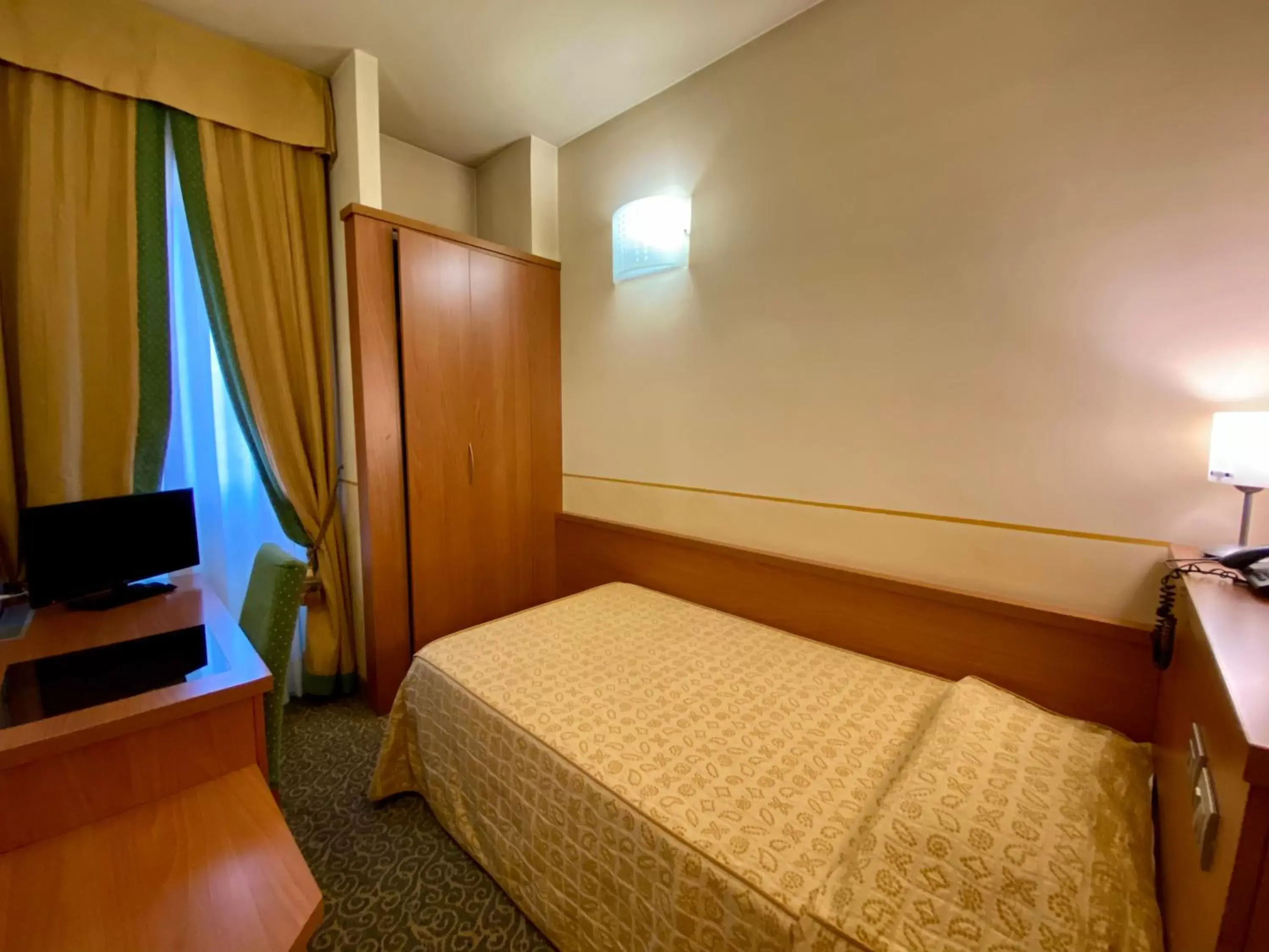 Single Room in Hotel Kristall Single Room in Hotel Kristall