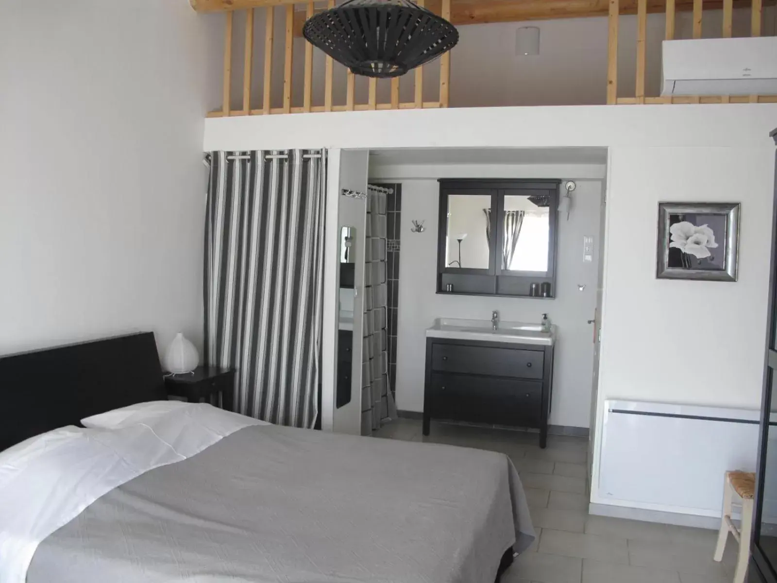 Superior Double Room in Lou Cardalines Superior Double Room in Lou Cardalines