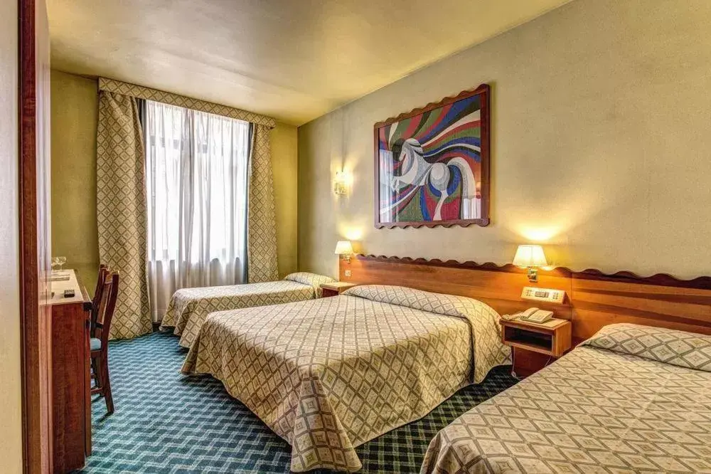 Quadruple Room in Hotel Europa Quadruple Room in Hotel Europa