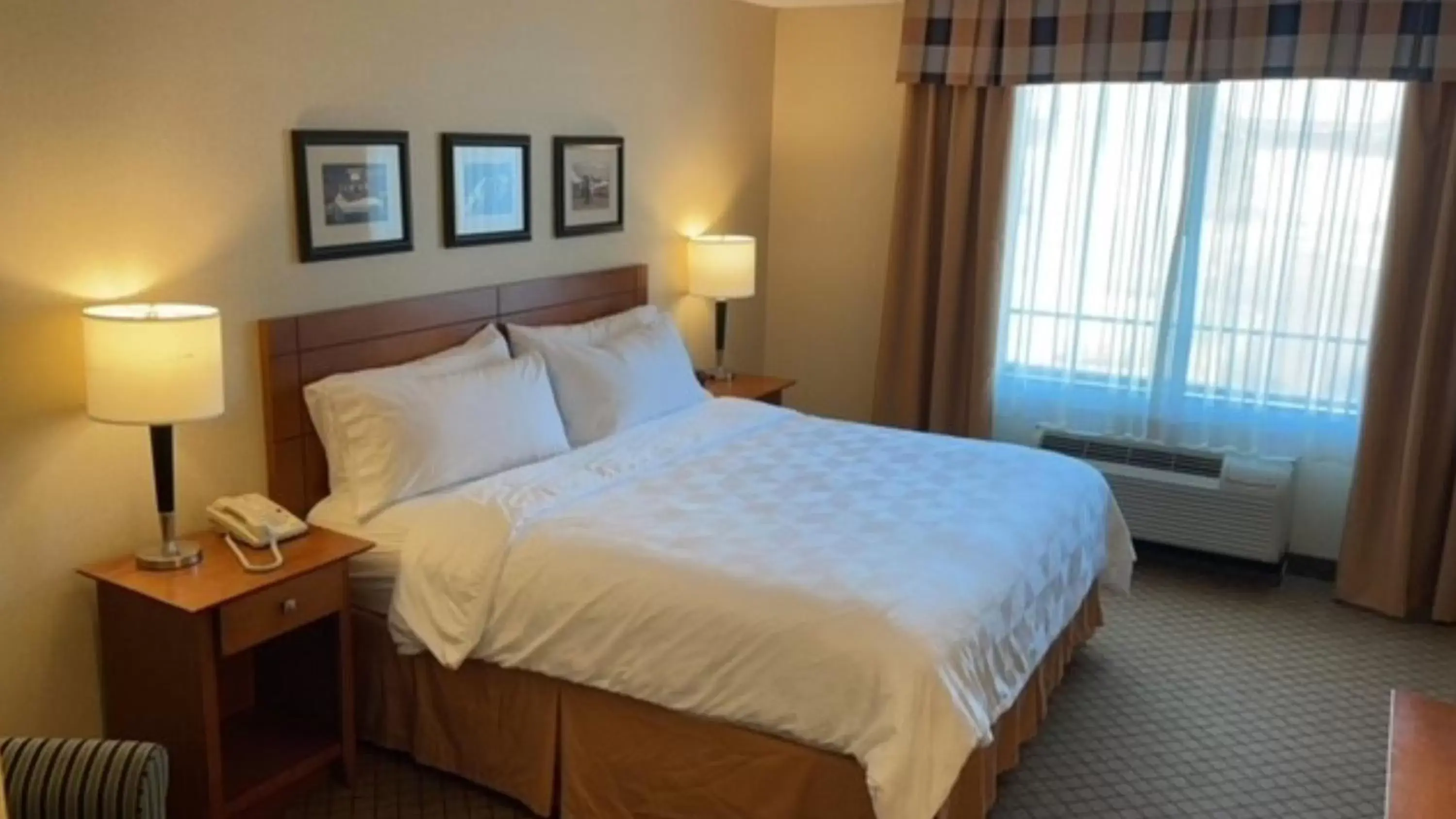 Standard Room in Holiday Inn Battle Creek by IHG Standard Room in Holiday Inn Battle Creek by IHG
