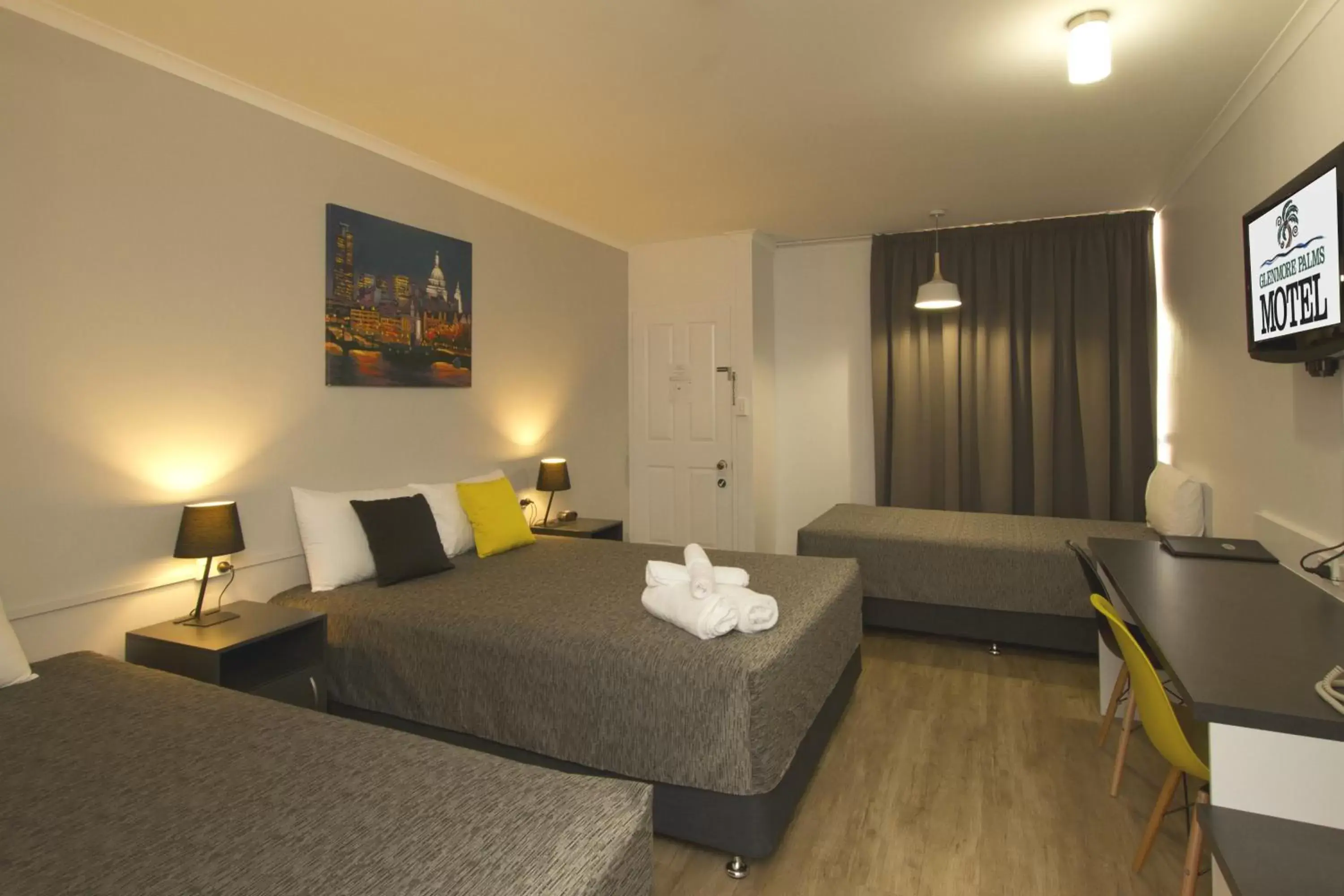 Family Room in Glenmore Palms Motel Family Room in Glenmore Palms Motel