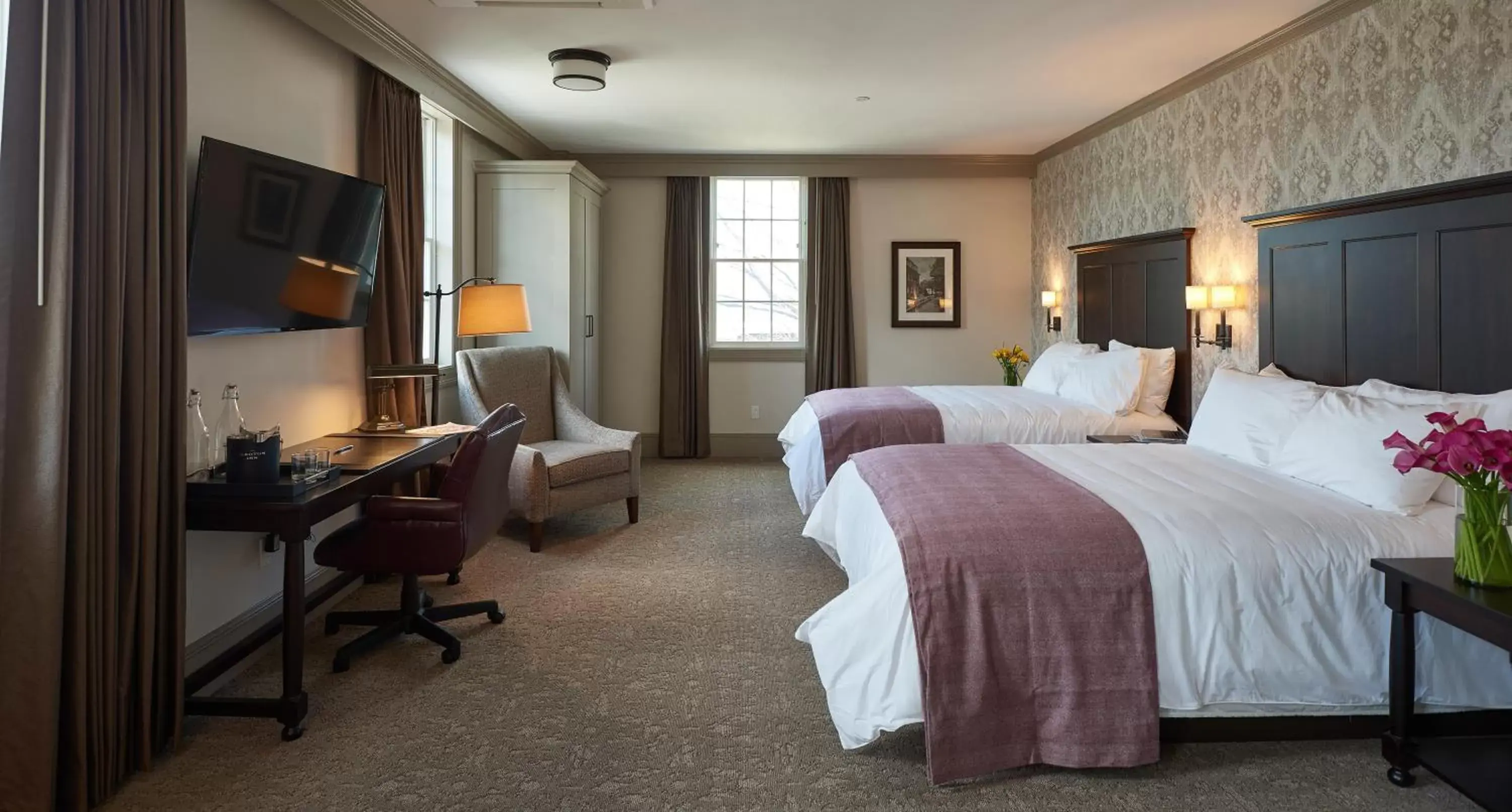 Standard Queen Room with Two Queen Beds in The Groton Inn Standard Queen Room with Two Queen Beds in The Groton Inn