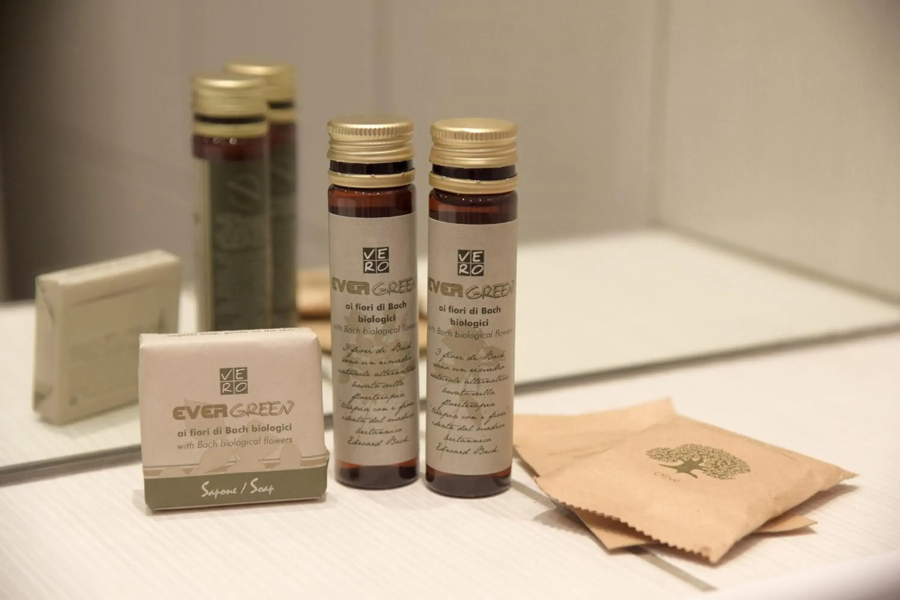 Twin Room in Hotelo Lyon Charité Twin Room in Hotelo Lyon Charité