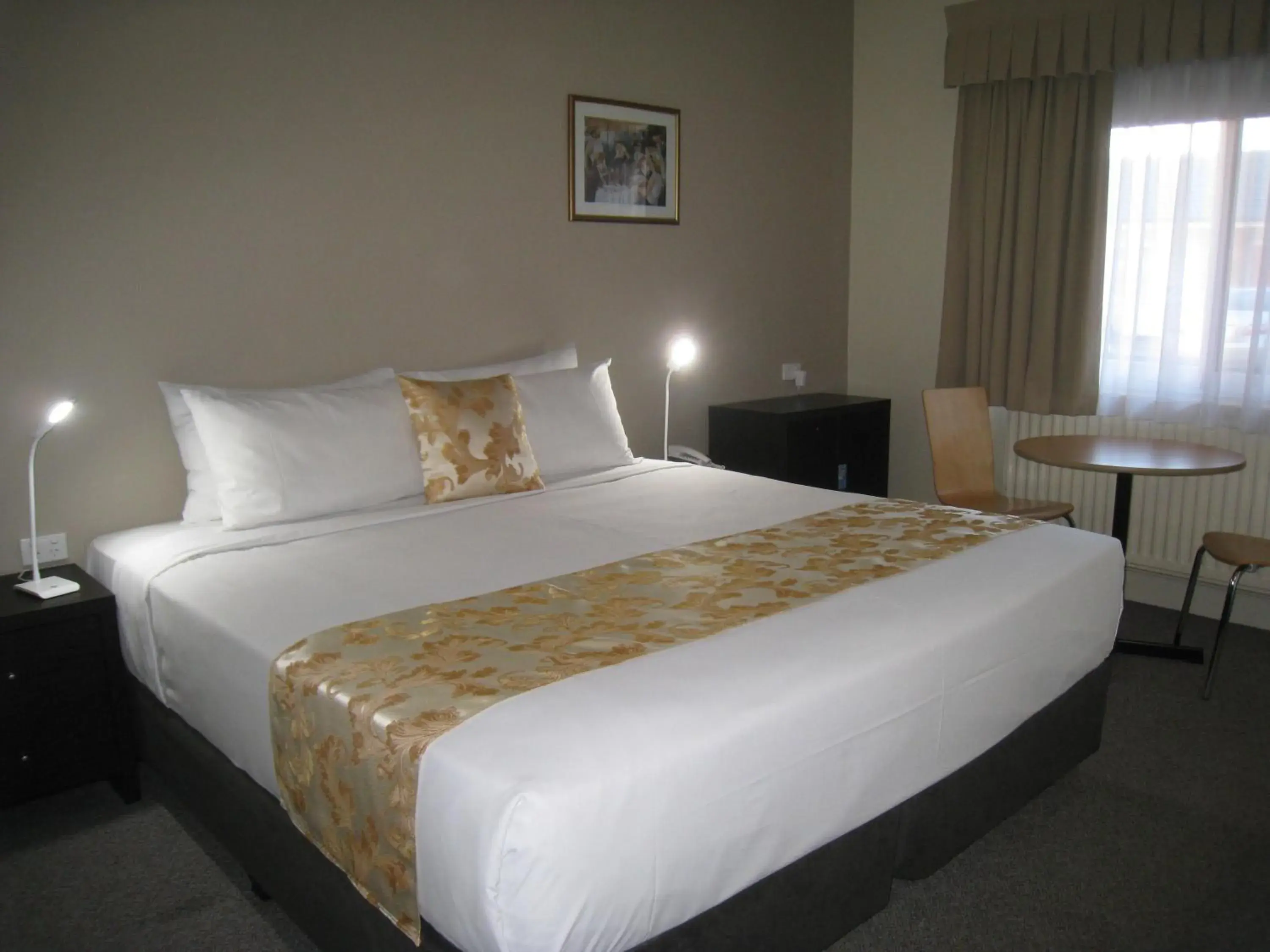 Comfort King Room in Country Lodge Motor Inn Comfort King Room in Country Lodge Motor Inn