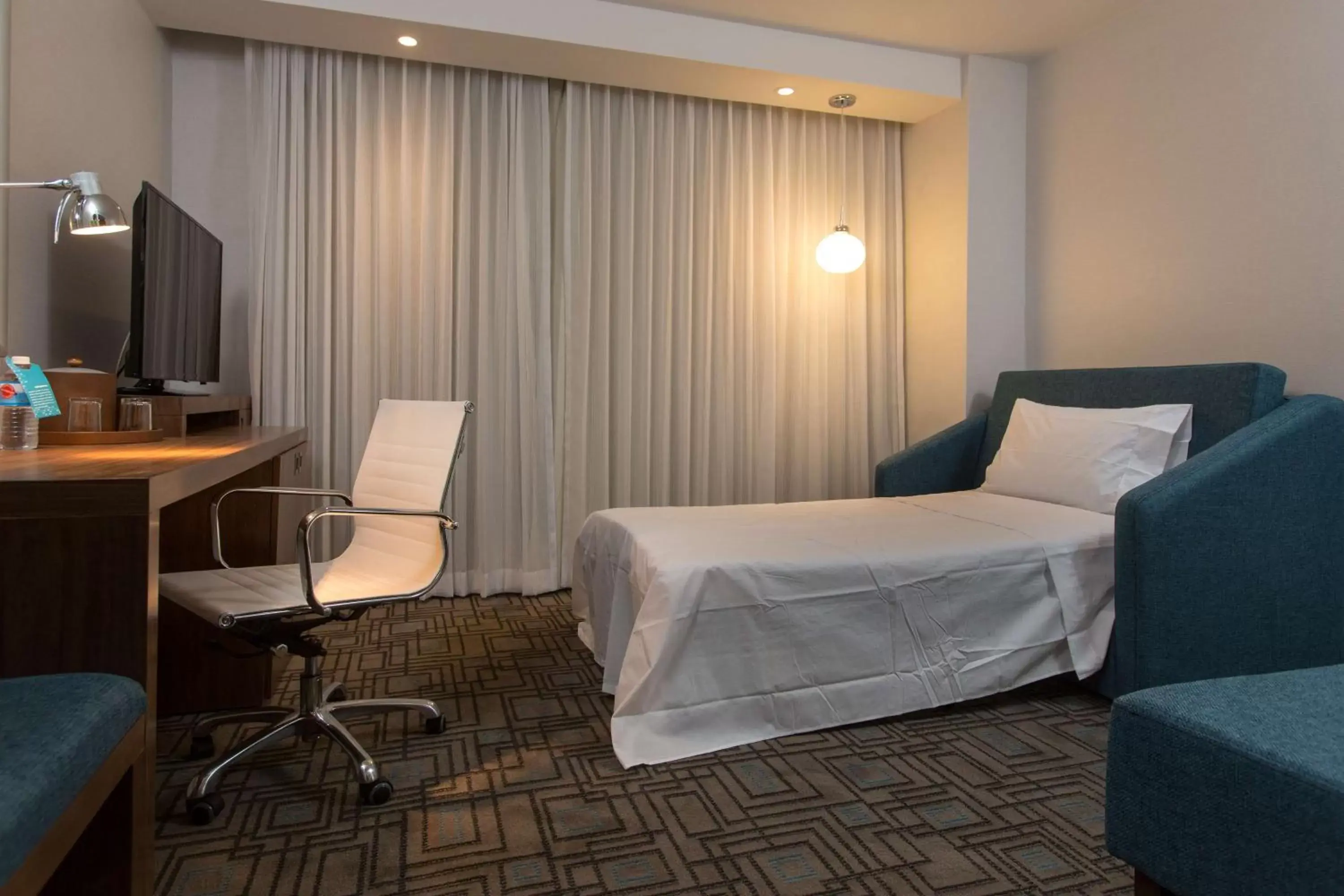 Queen Studio - Disability Access in Hampton Inn by Hilton Hermosillo Queen Studio - Disability Access in Hampton Inn by Hilton Hermosillo