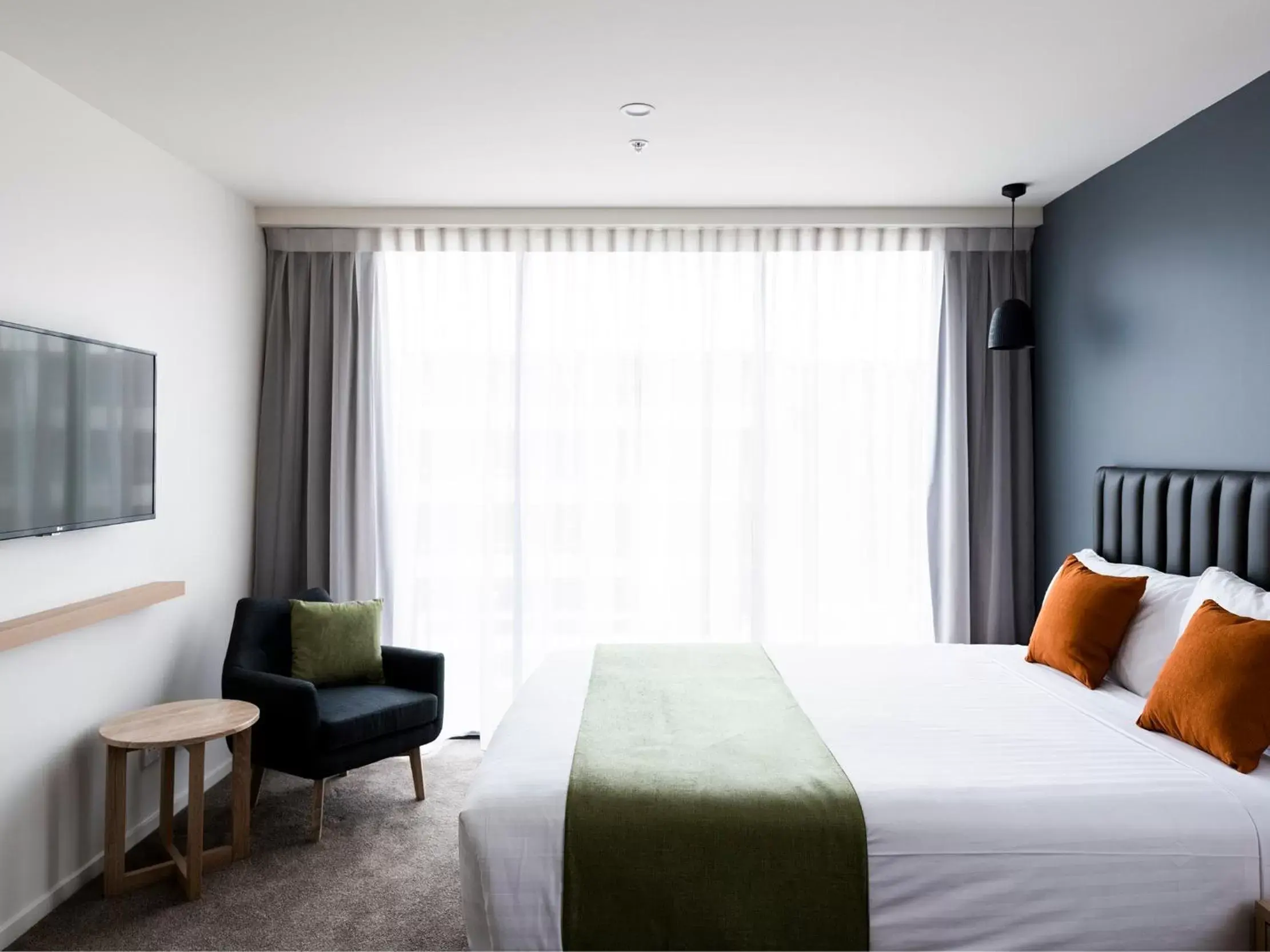 Queen Room - Disability Access in Abode Kingston Queen Room - Disability Access in Abode Kingston