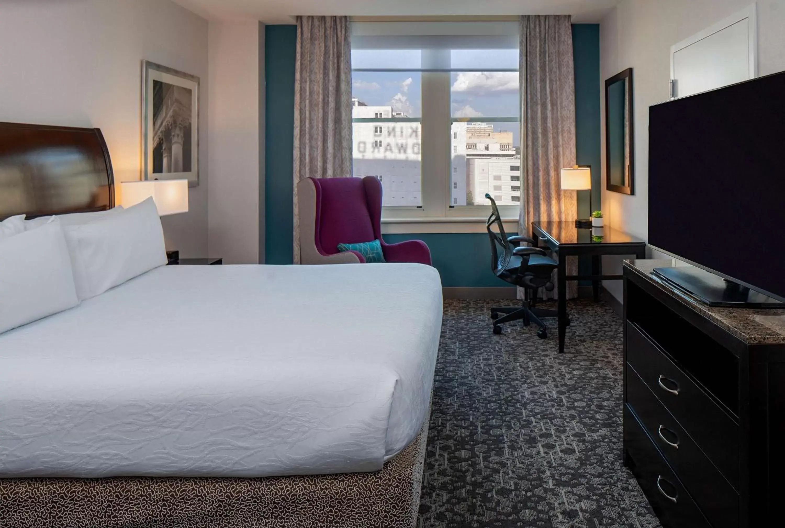 King Room with Bath Tub - Mobility Access in Hilton Garden Inn Jackson Downtown King Room with Bath Tub - Mobility Access in Hilton Garden Inn Jackson Downtown