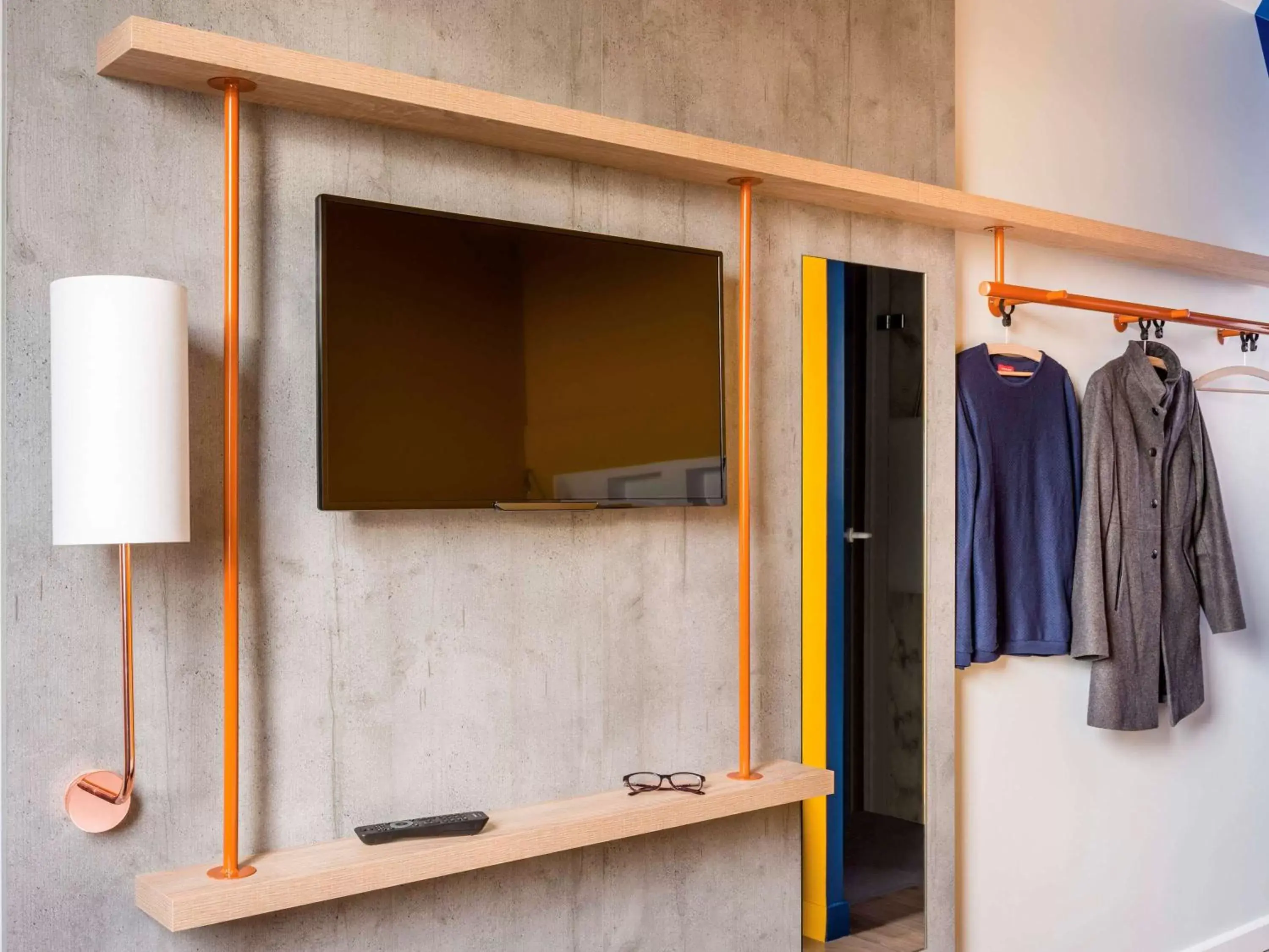 Triple Room with Large Double Bed and Foldable Bed in ibis budget Senlis Triple Room with Large Double Bed and Foldable Bed in ibis budget Senlis