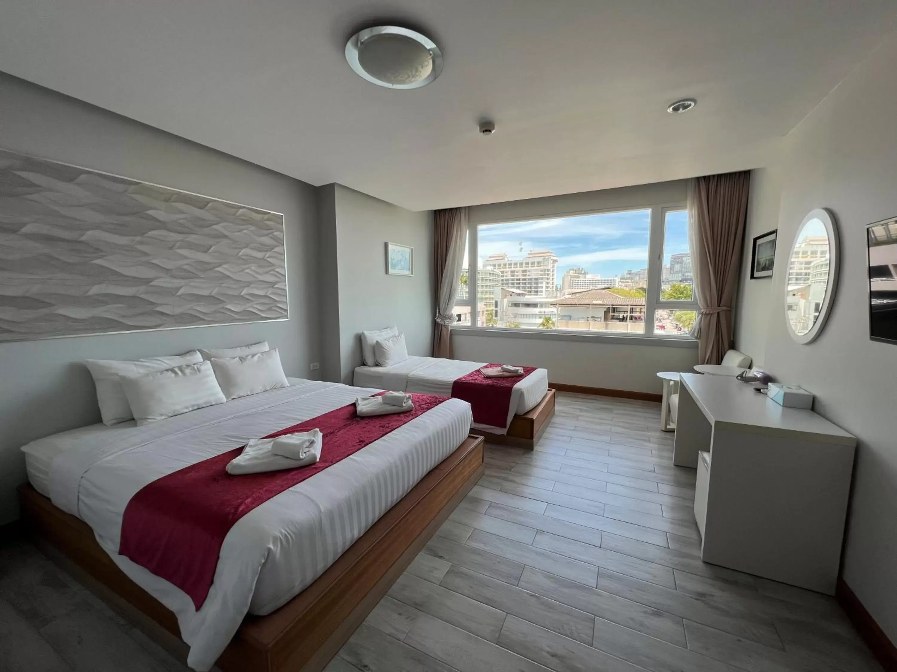 Triple Room with View in The Beach Front Resort, Pattaya Triple Room with View in The Beach Front Resort, Pattaya