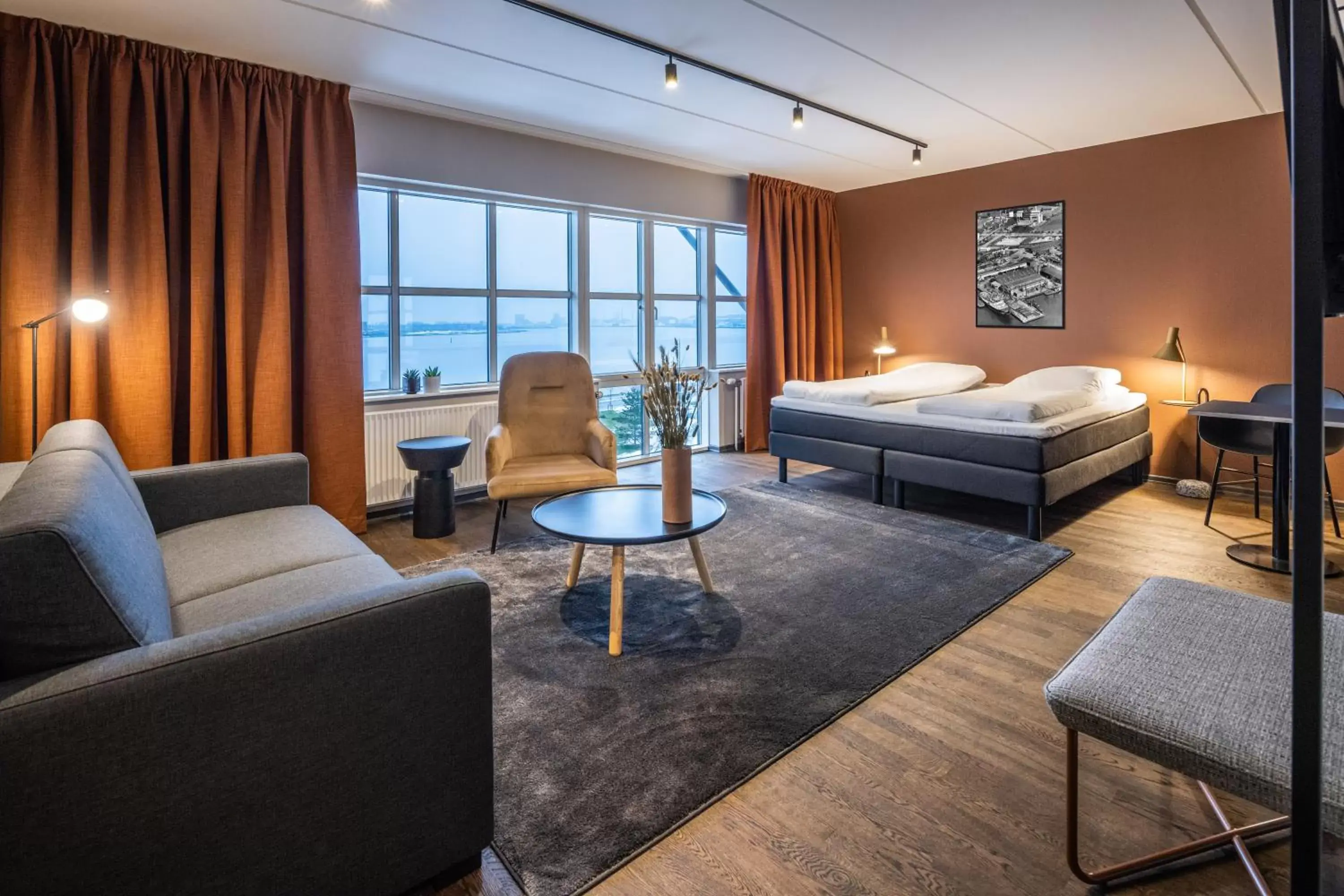 Suite with Sea View - single occupancy in Pier 5 Hotel Suite with Sea View - single occupancy in Pier 5 Hotel
