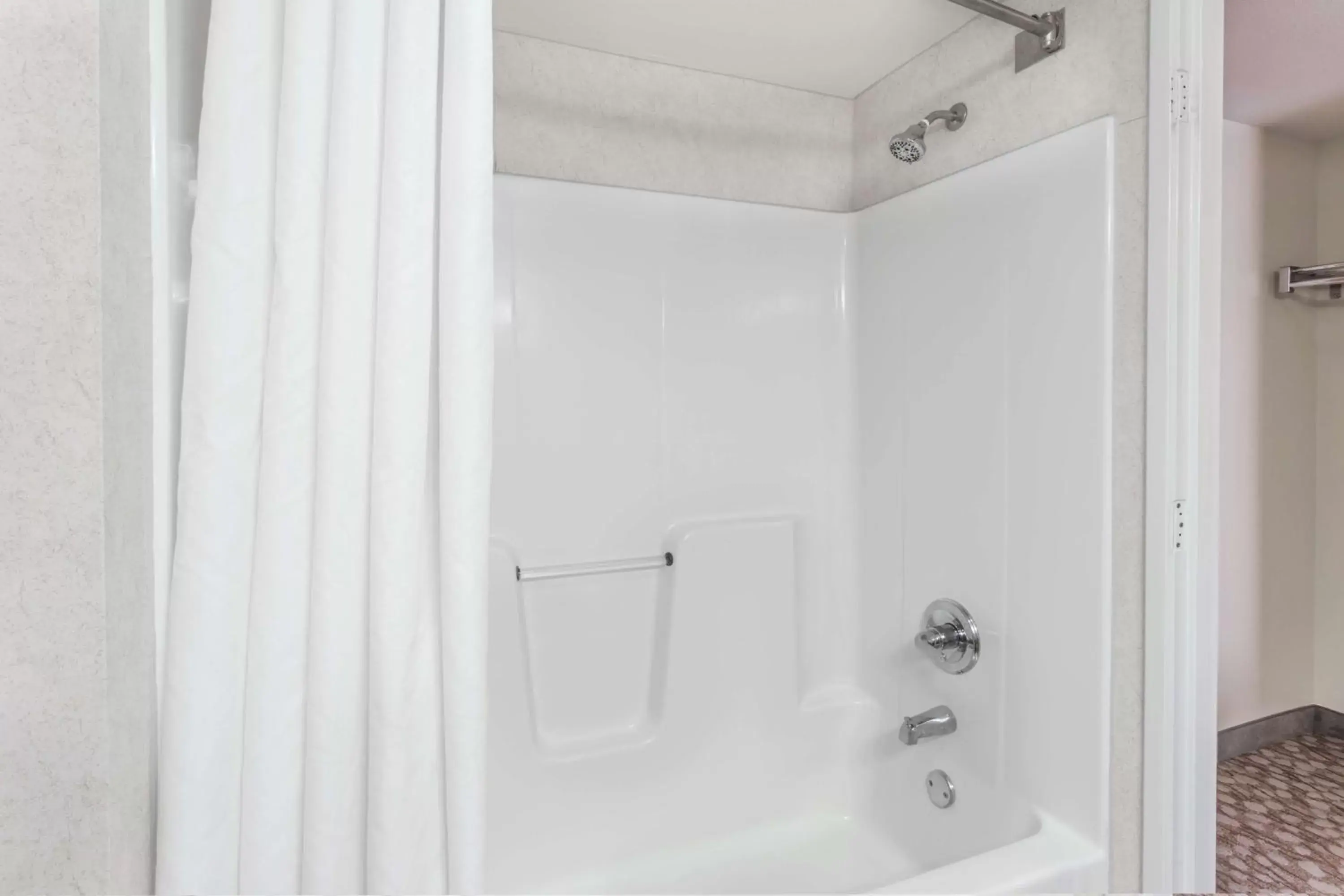 Queen Room with Two Queen Beds - Non-Smoking in Wingate by Wyndham Joliet Queen Room with Two Queen Beds - Non-Smoking in Wingate by Wyndham Joliet