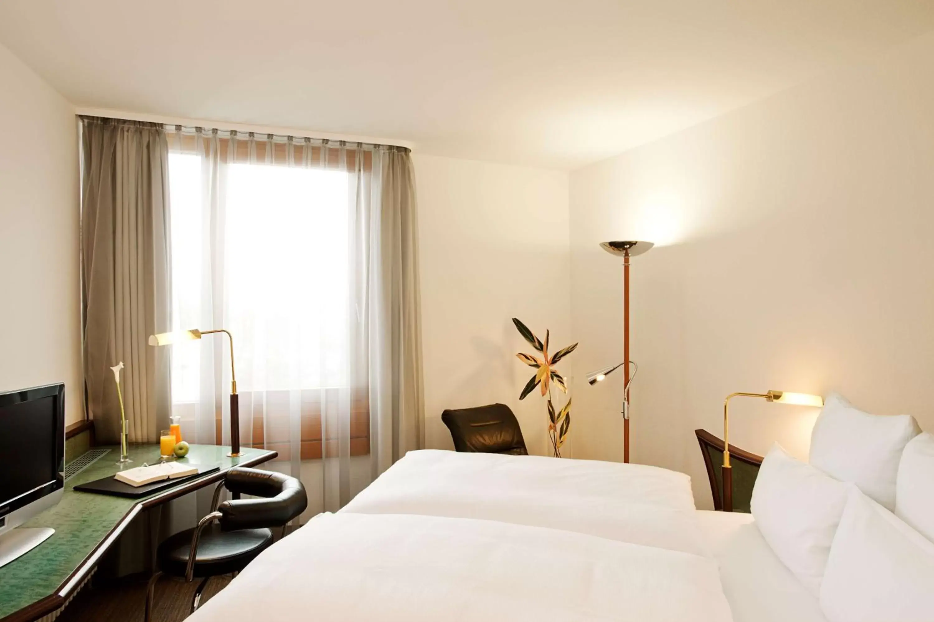 Standard Double Room River Side in NH Bingen Standard Double Room River Side in NH Bingen