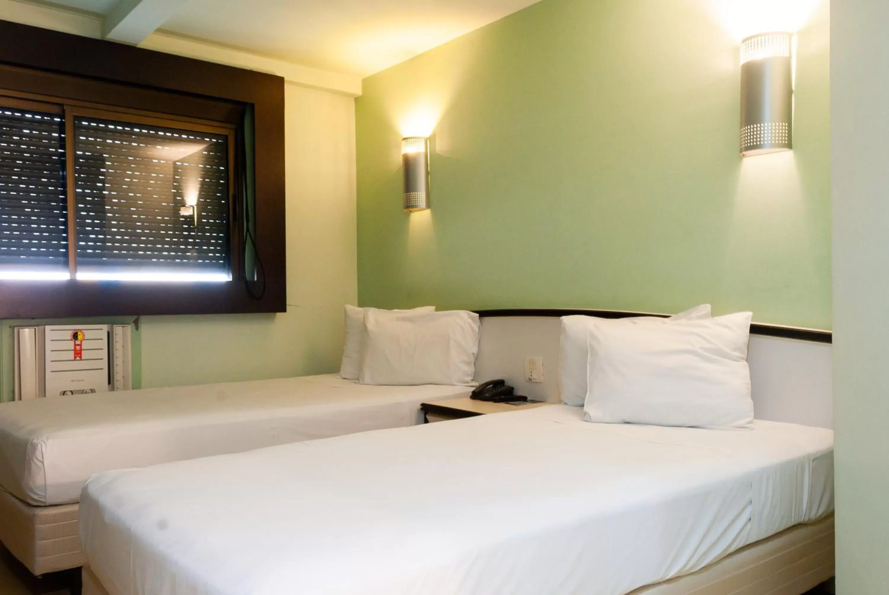 Classic Twin Room in Master Curitiba Hotel - 1,6 km do Estádio Couto Pereira - Show Classic Twin Room in Master Curitiba Hotel - 1,6 km do Estádio Couto Pereira - Show